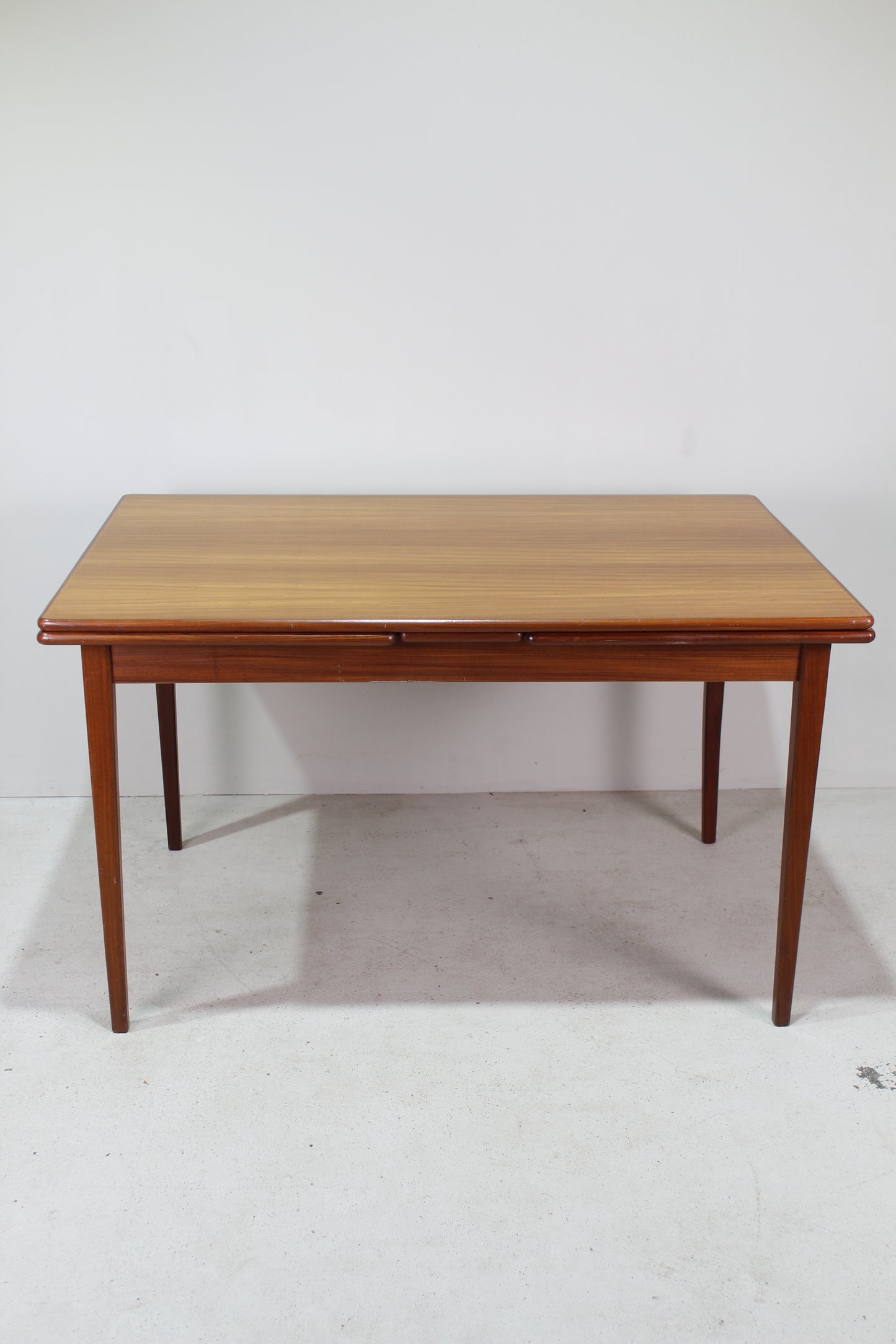 Mid century uitschuifbare eettafel