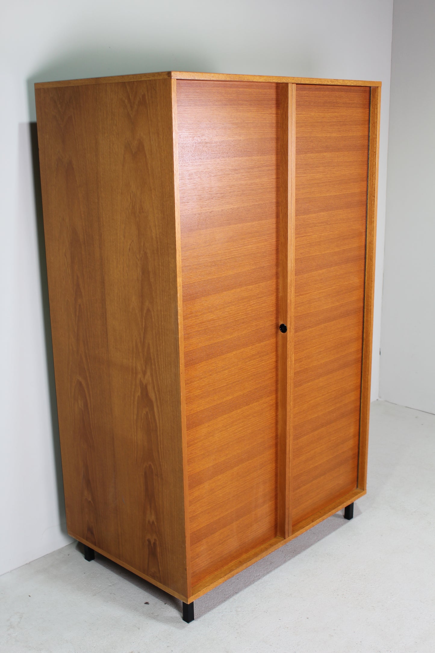 Design-Garderobenschrank Günter Renkel