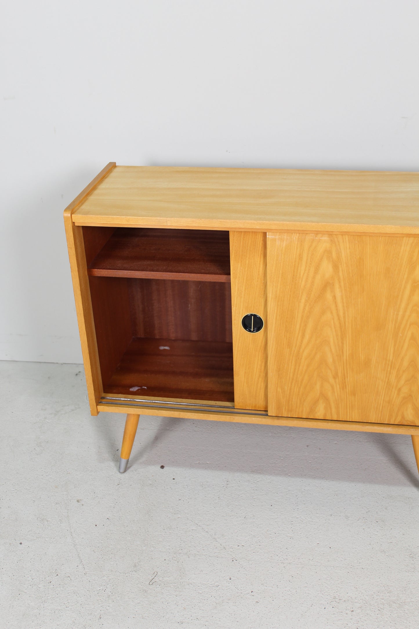 Vintage kastje schuifdeuren