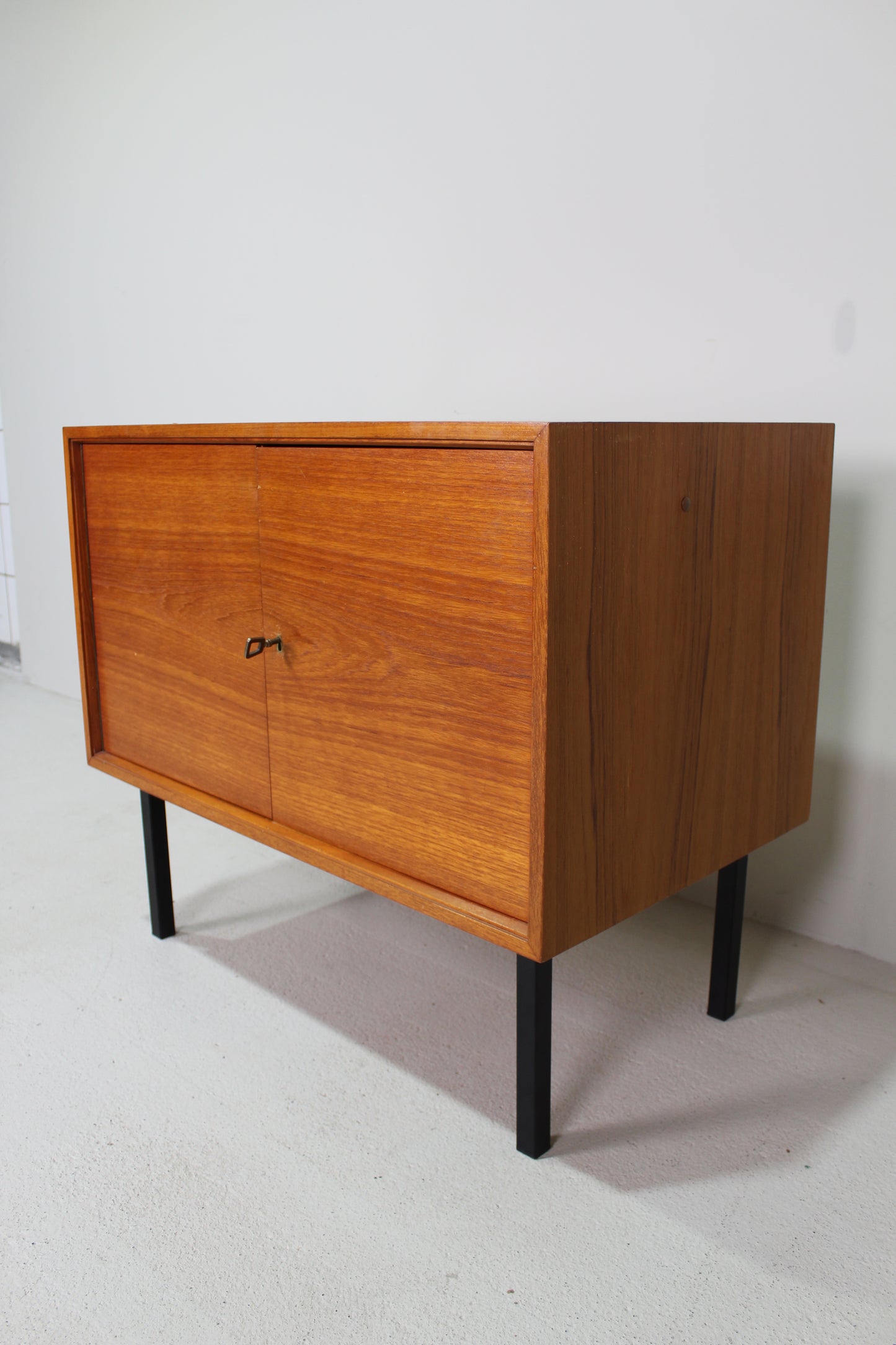 Vintage teakhouten kastje, dressoir - jaren '60