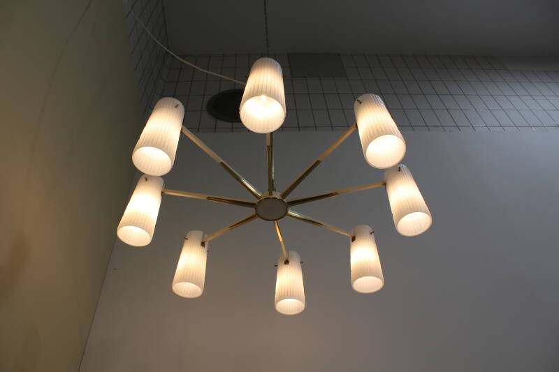 Vintage brass pendant lamp 8-arms | 01019