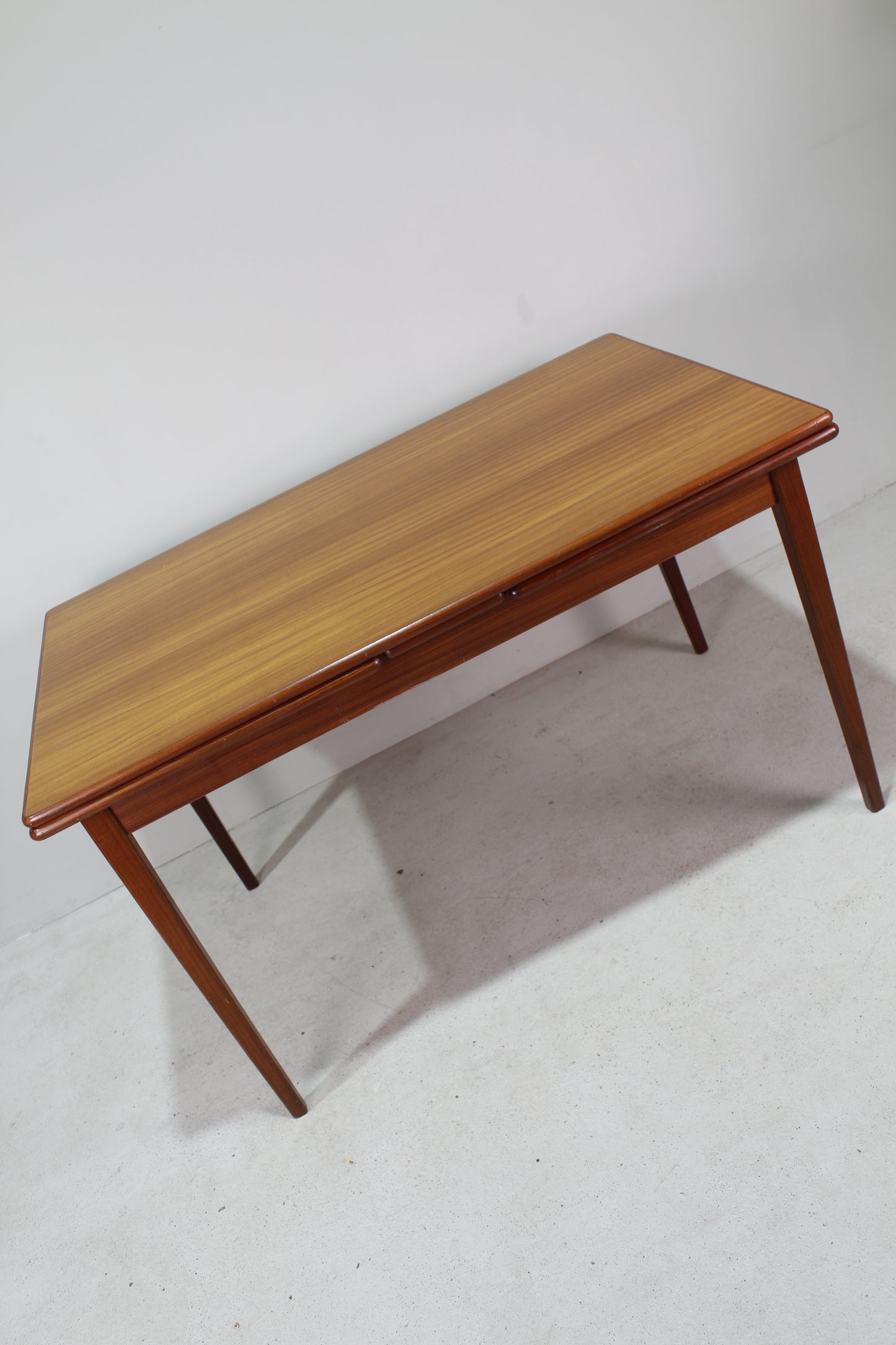 Mid century uitschuifbare eettafel