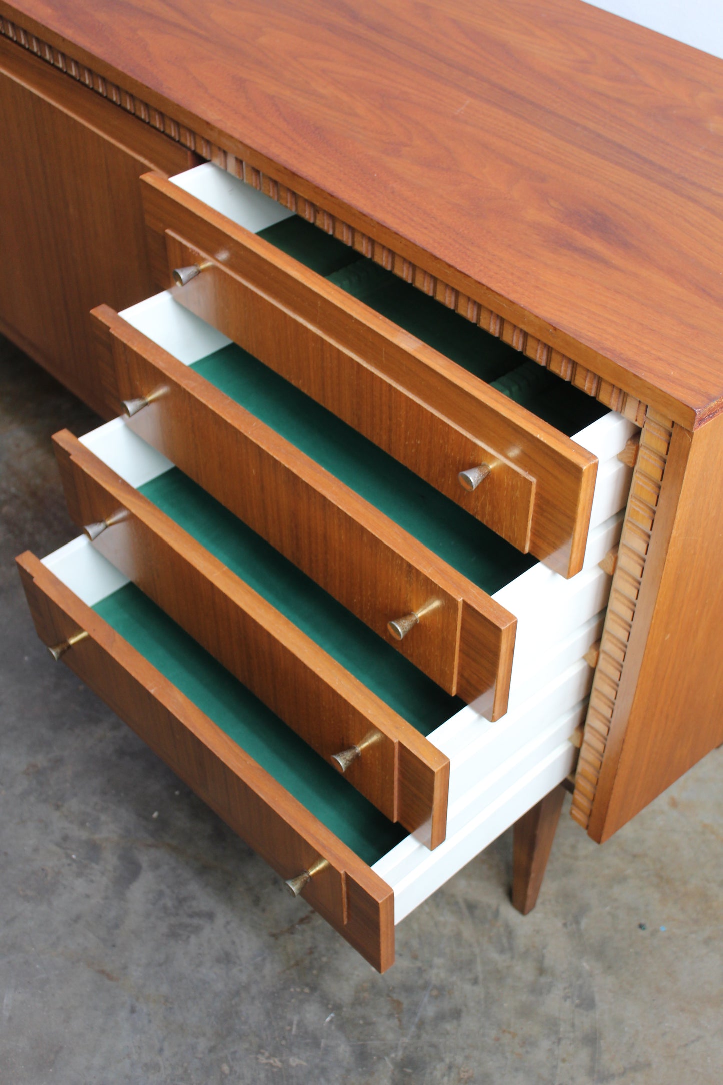 Vintage sideboard, dressoir Royal Board