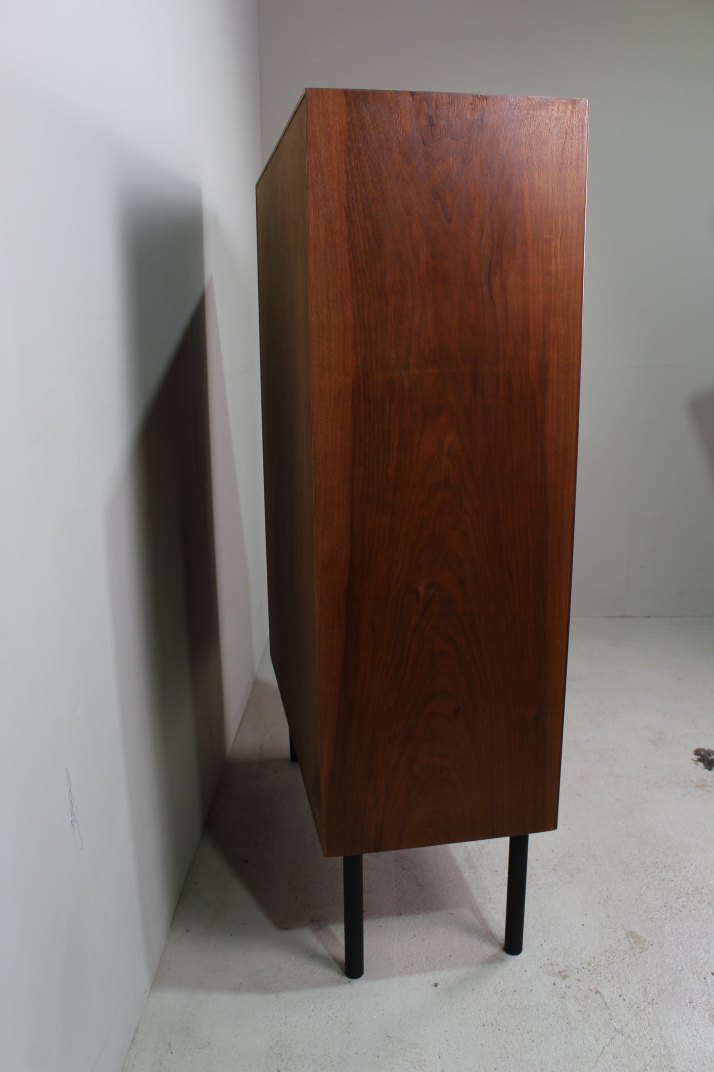 Mid century kledingkast, linnenkast, hoge kast