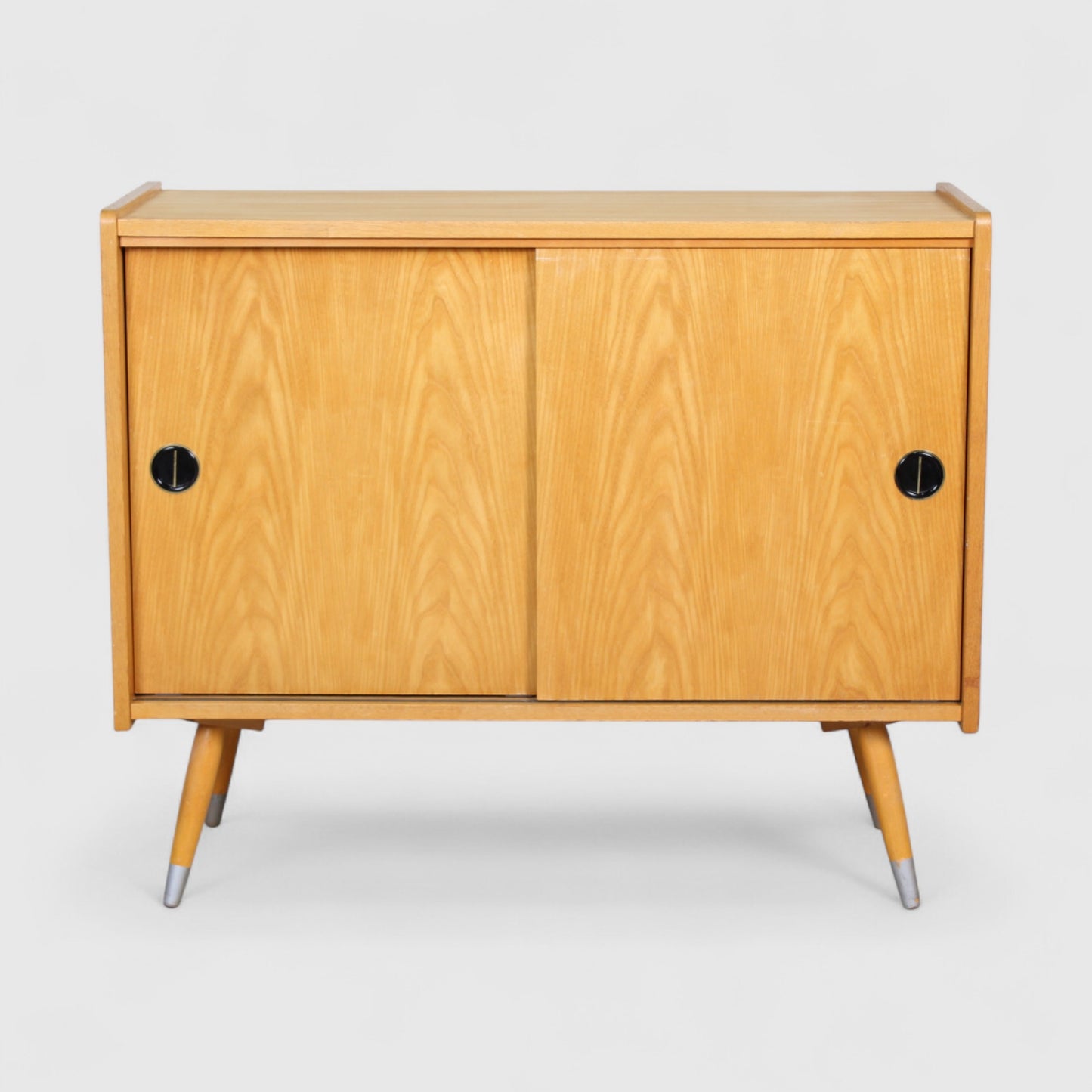 Vintage kastje schuifdeuren