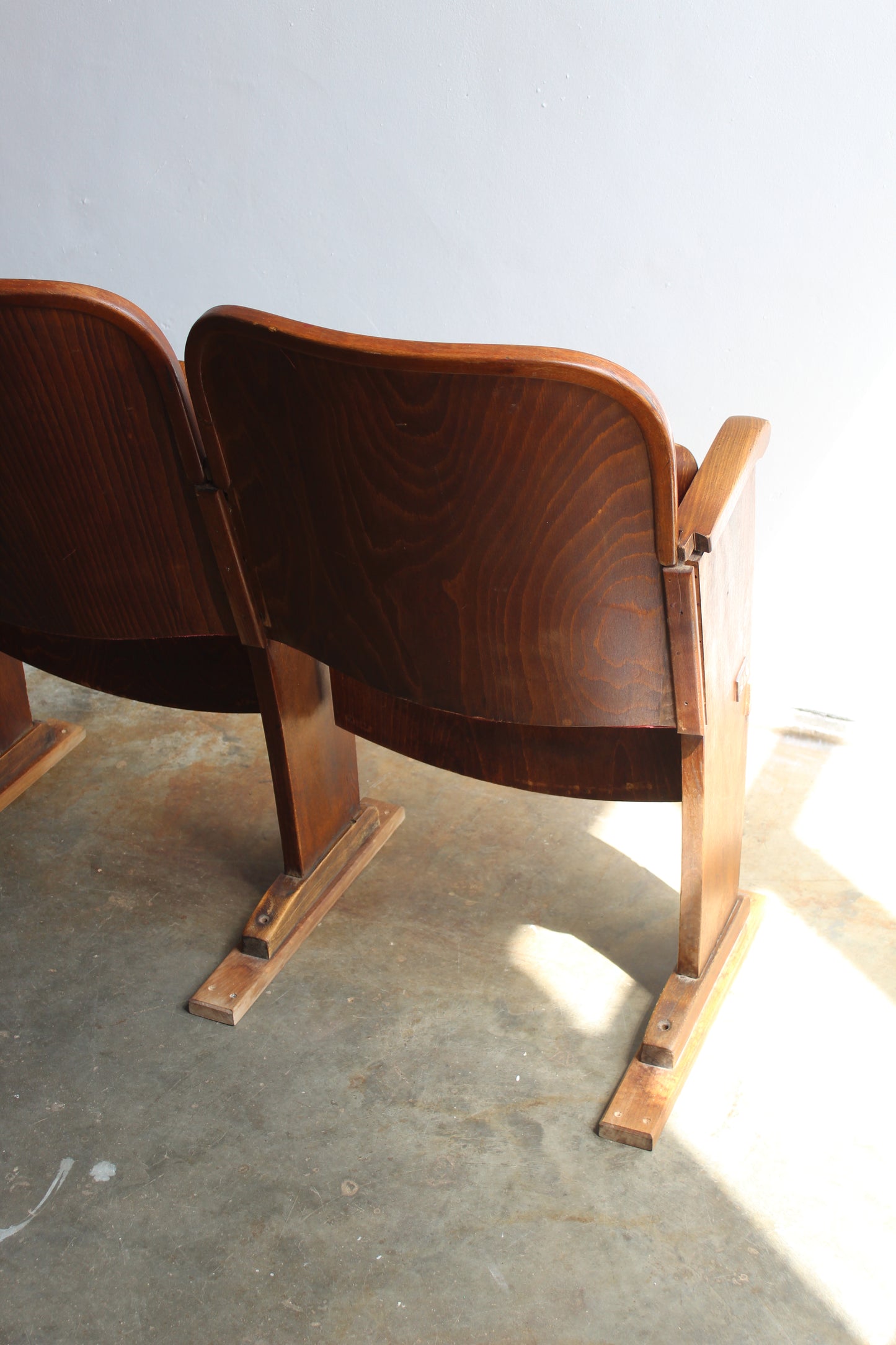 Mid century bioscoopbankje, stoelen
