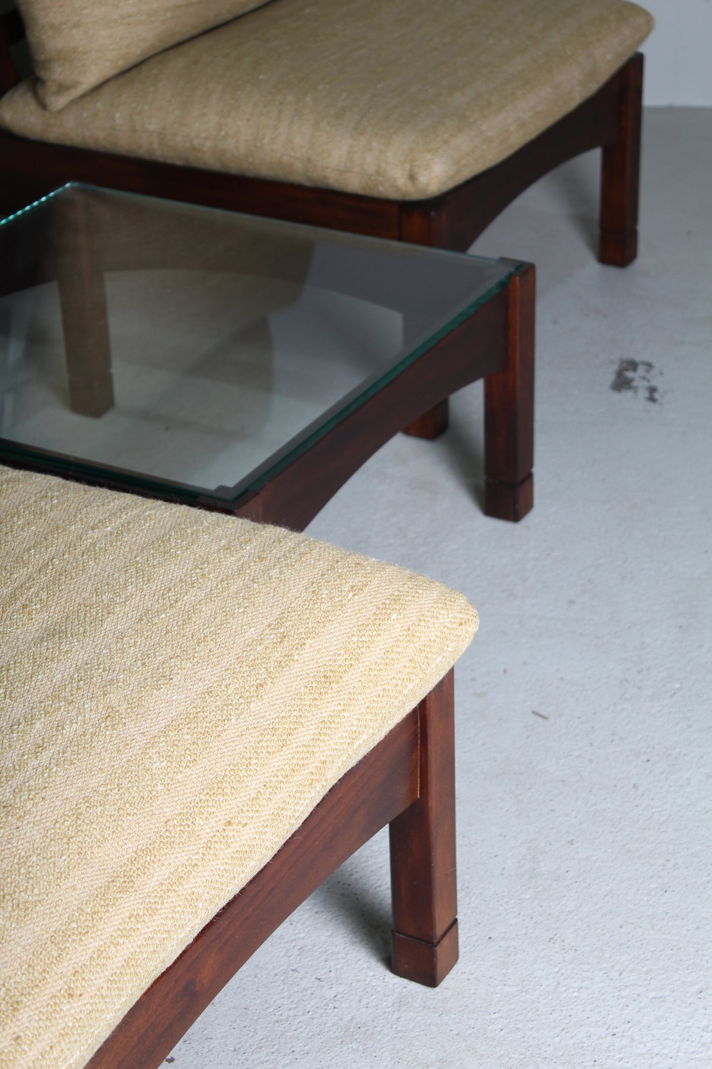 Vintage set fauteuil + bijzettafel uit 1975