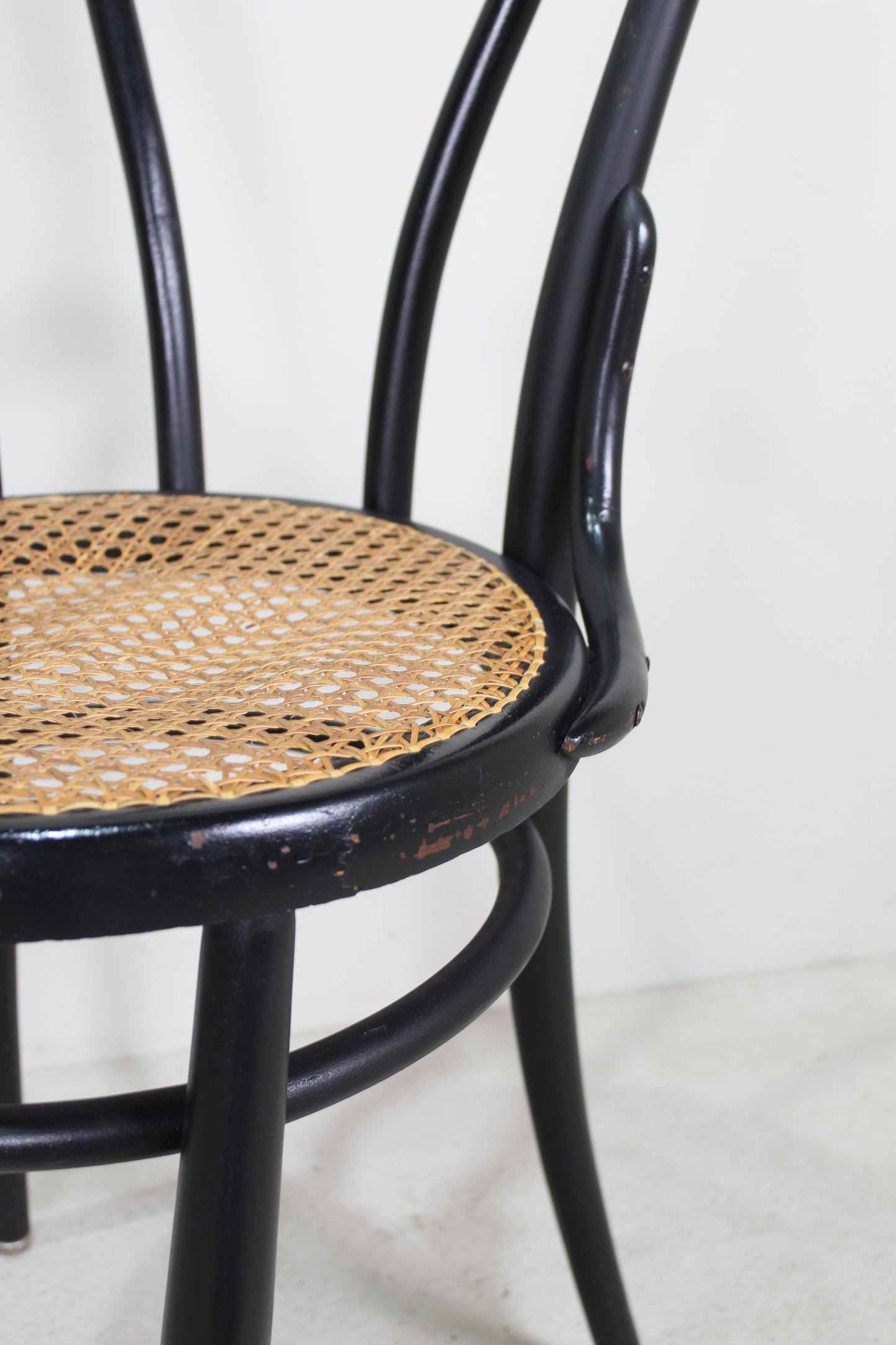 Antieke Thonet bistrostoel No.14 jaren '20/'30 zwart