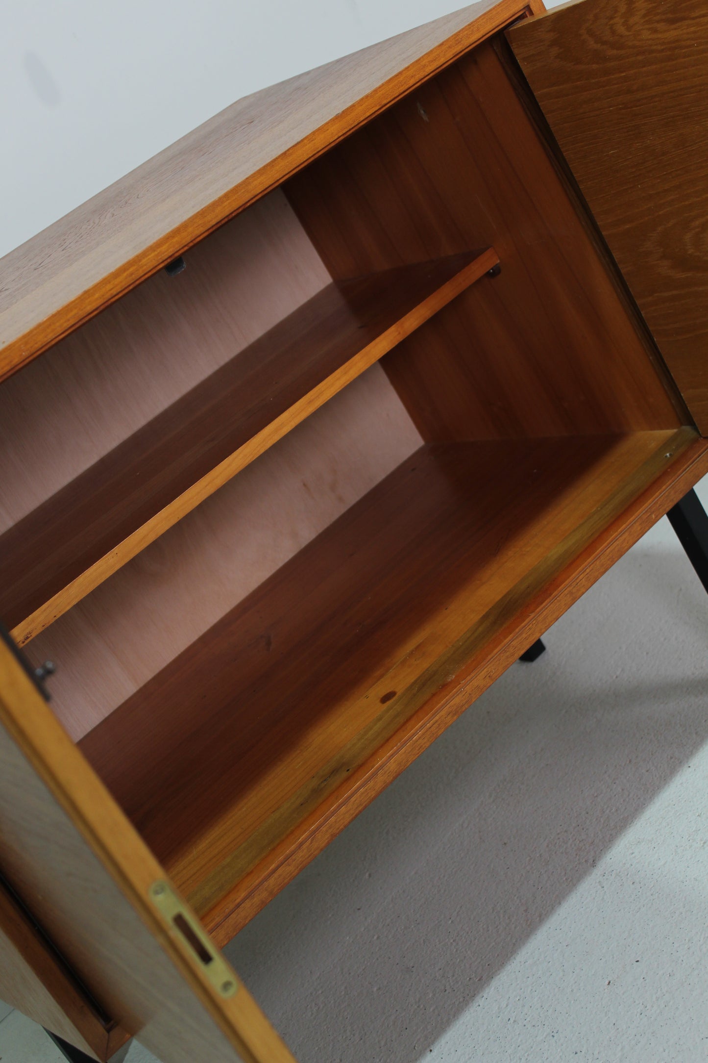 Vintage teakhouten kastje, dressoir - jaren '60