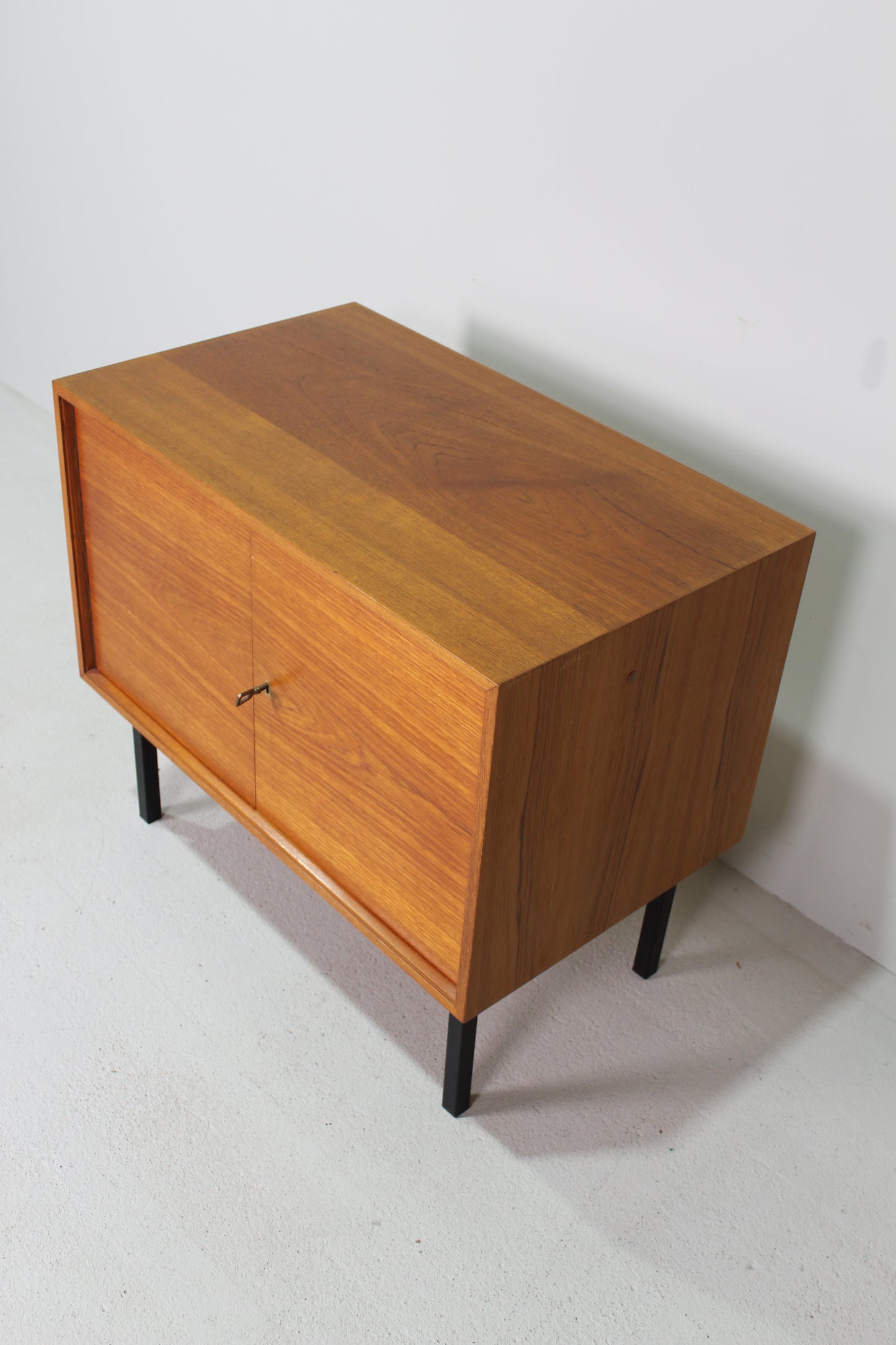 Vintage teakhouten kastje, dressoir - jaren '60