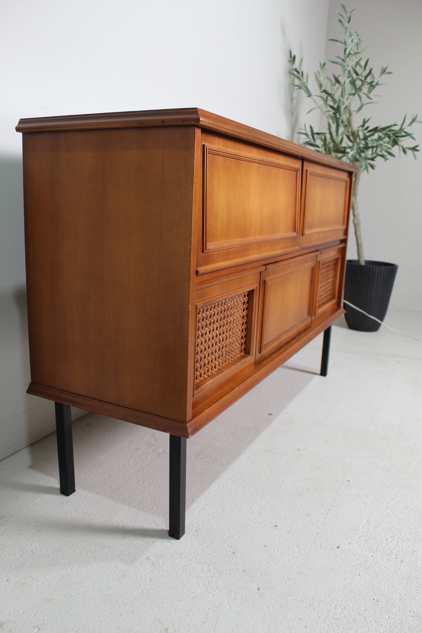Vintage audiomeubel, radiokast Gründig