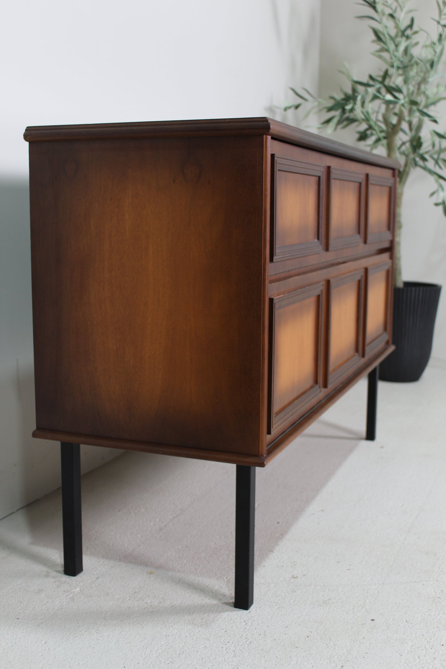 Vintage radiomeubel, radiokast, muziekmeubel