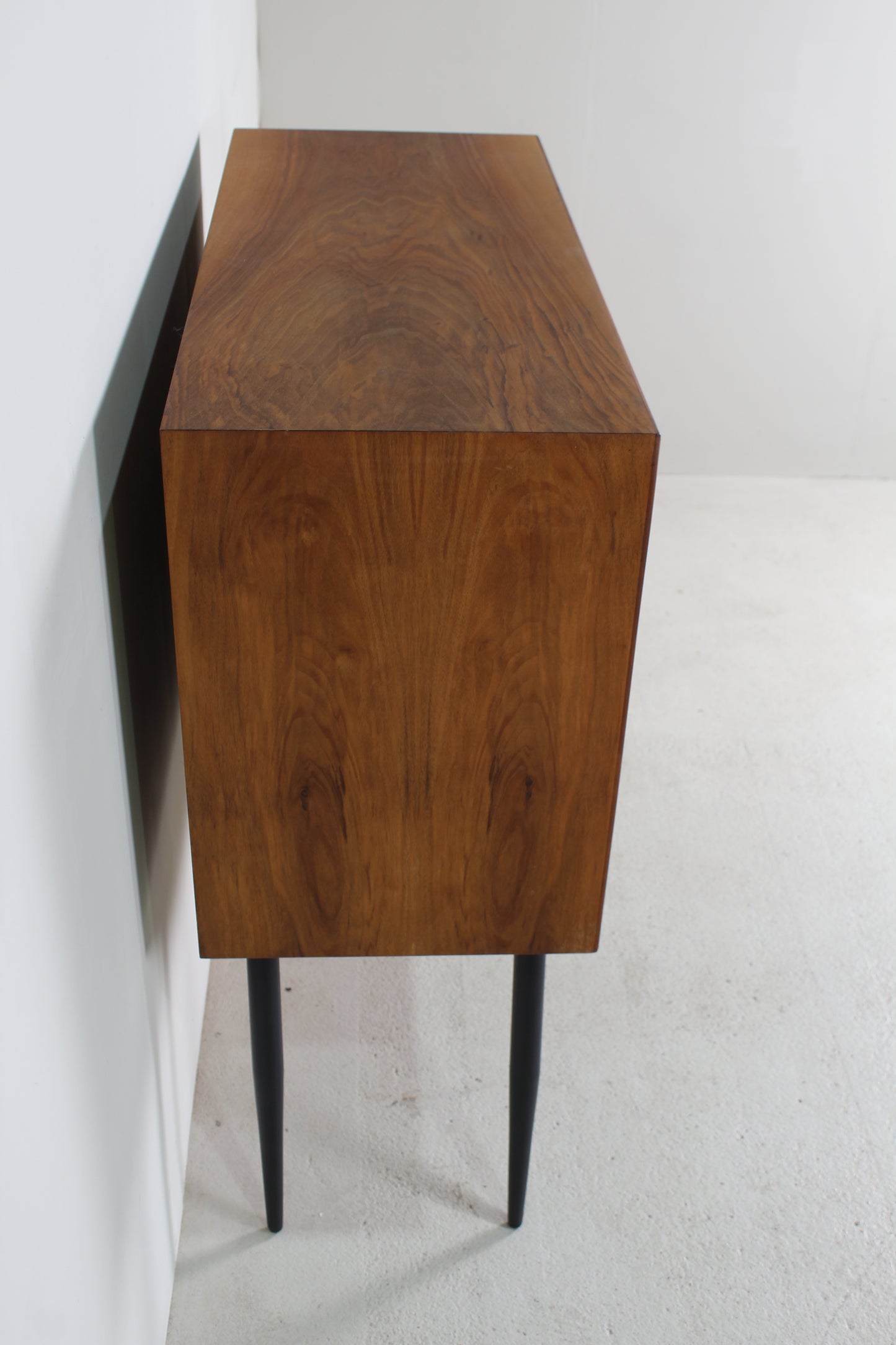 Vintage Vitrinenschrank aus den 60er Jahren