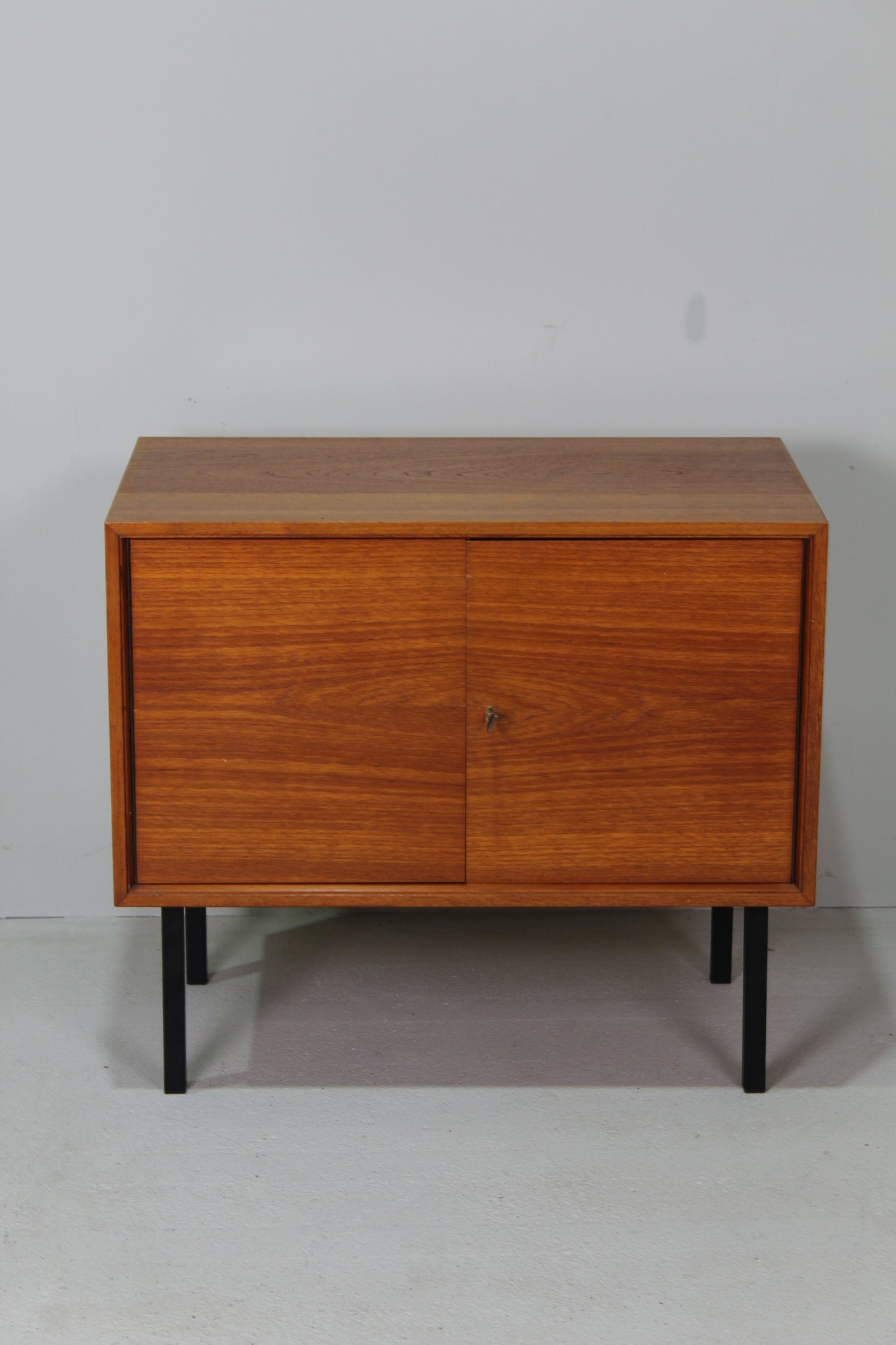 Vintage teakhouten kastje, dressoir - jaren '60
