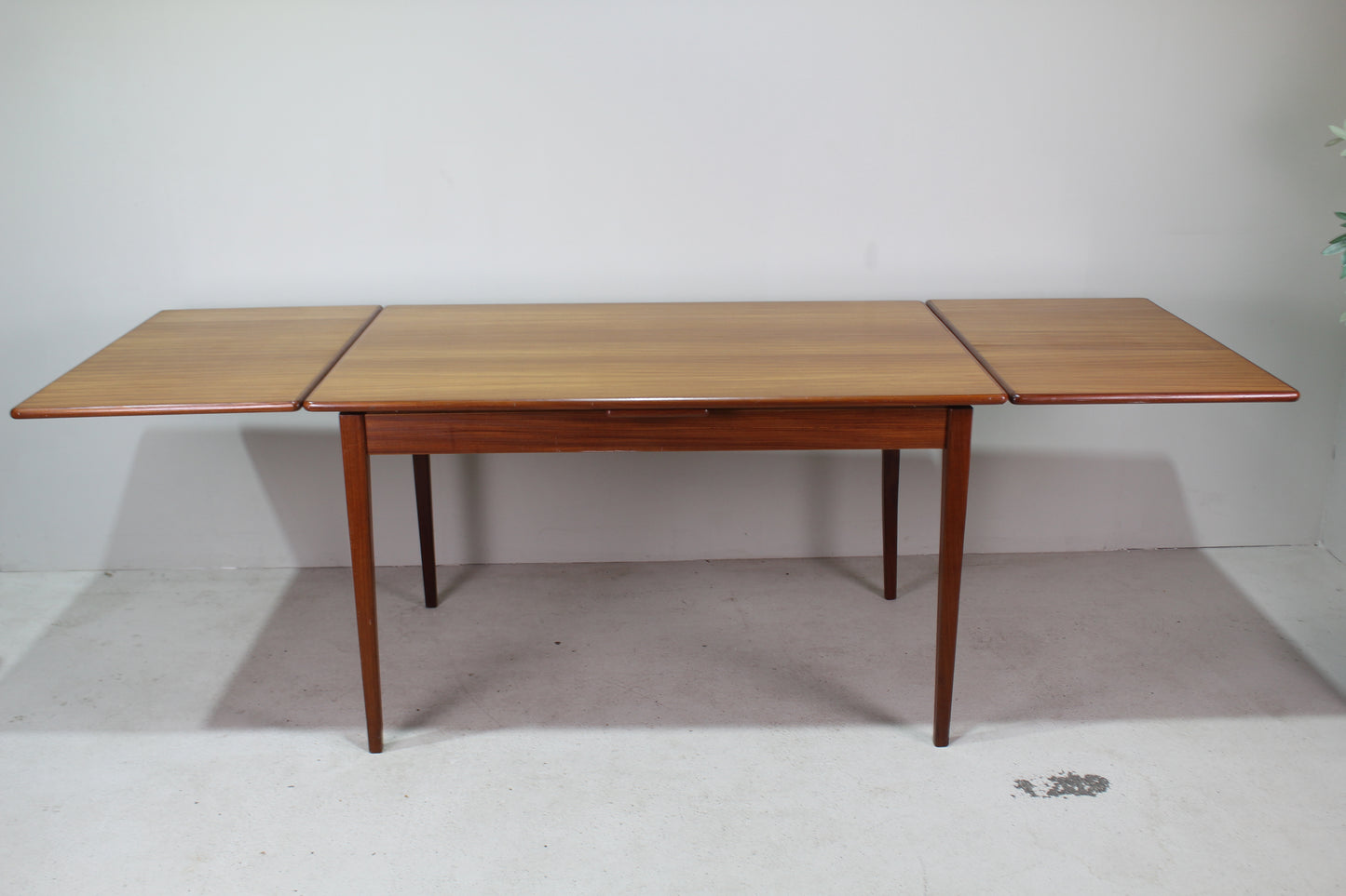 Mid century uitschuifbare eettafel