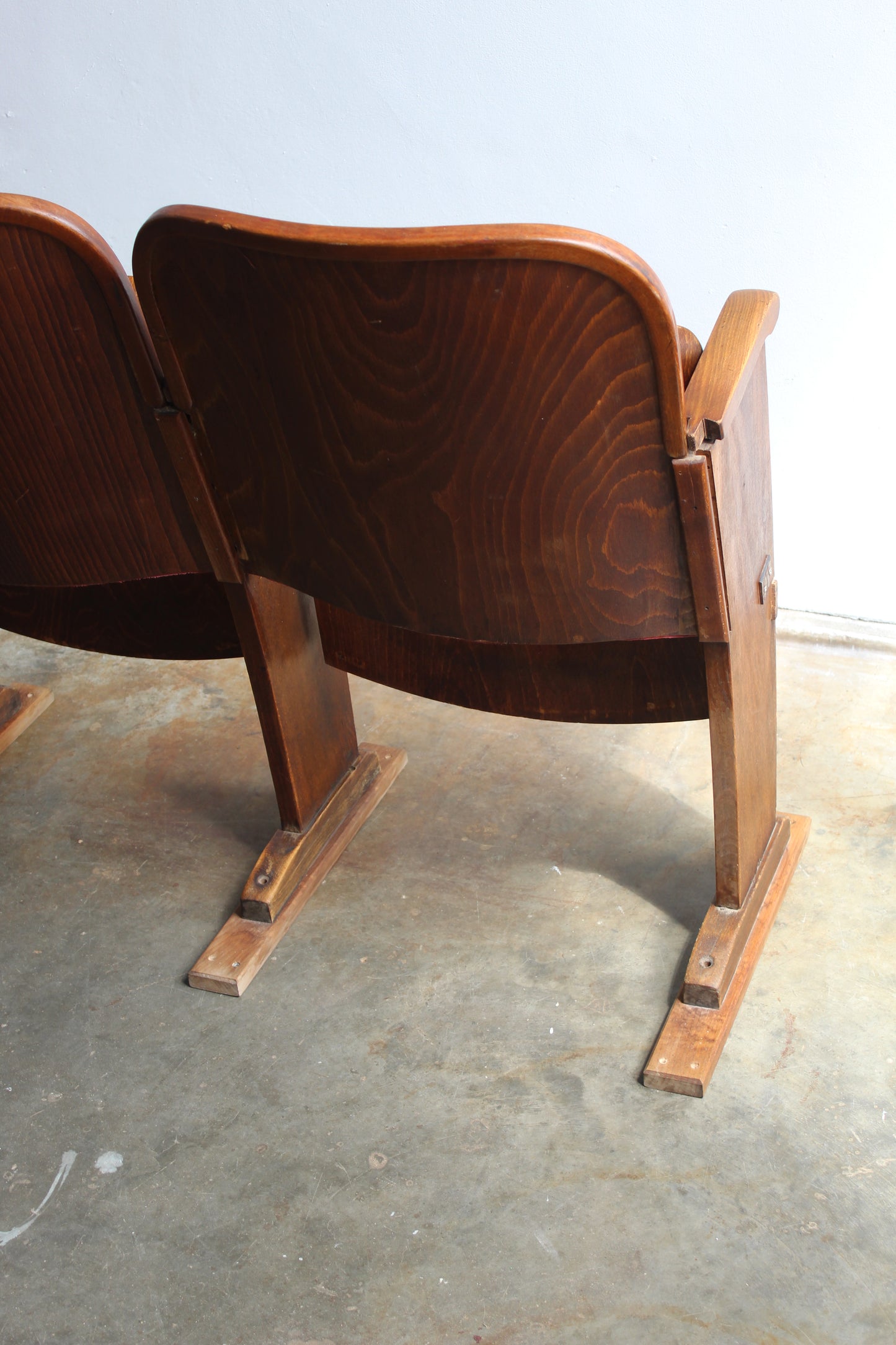 Mid century bioscoopbankje, stoelen