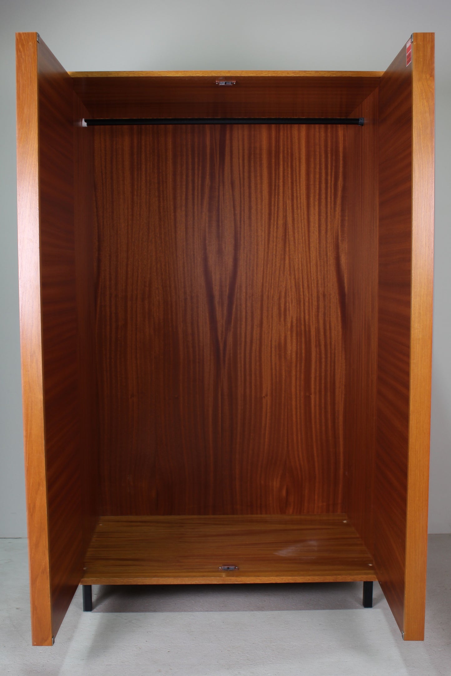 Design-Garderobenschrank Günter Renkel