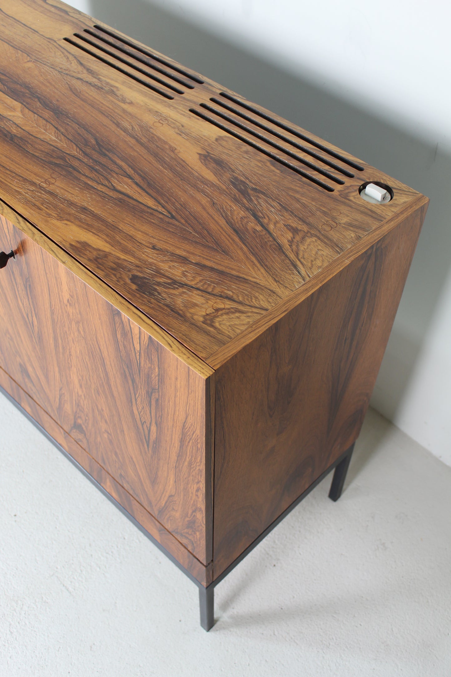 Vintage sideboard, dressoir koelkast