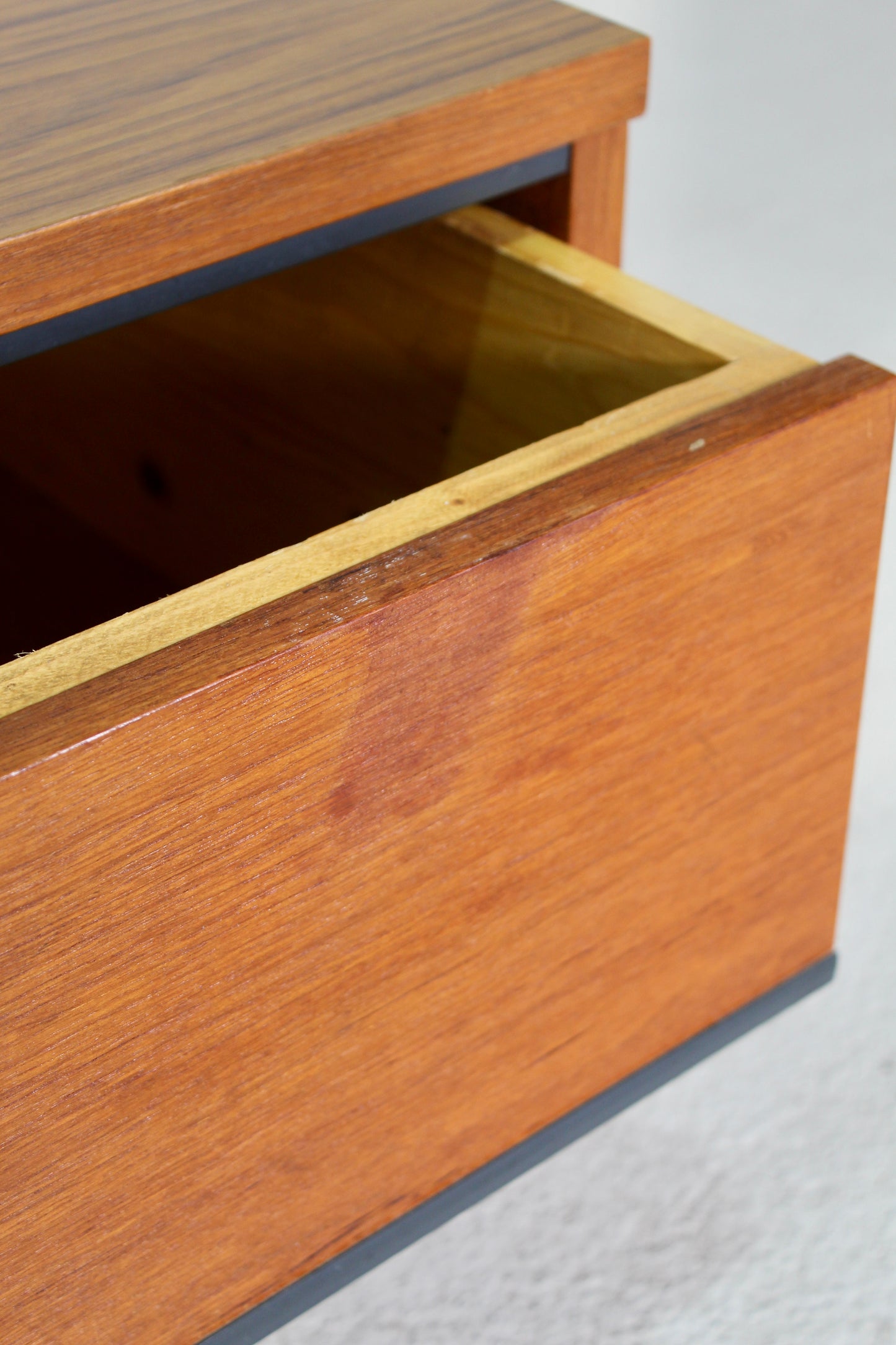 Vintage set zwevende kastjes