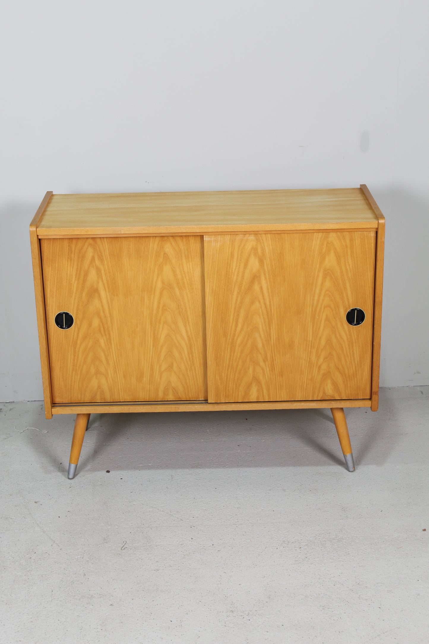 Vintage kastje schuifdeuren