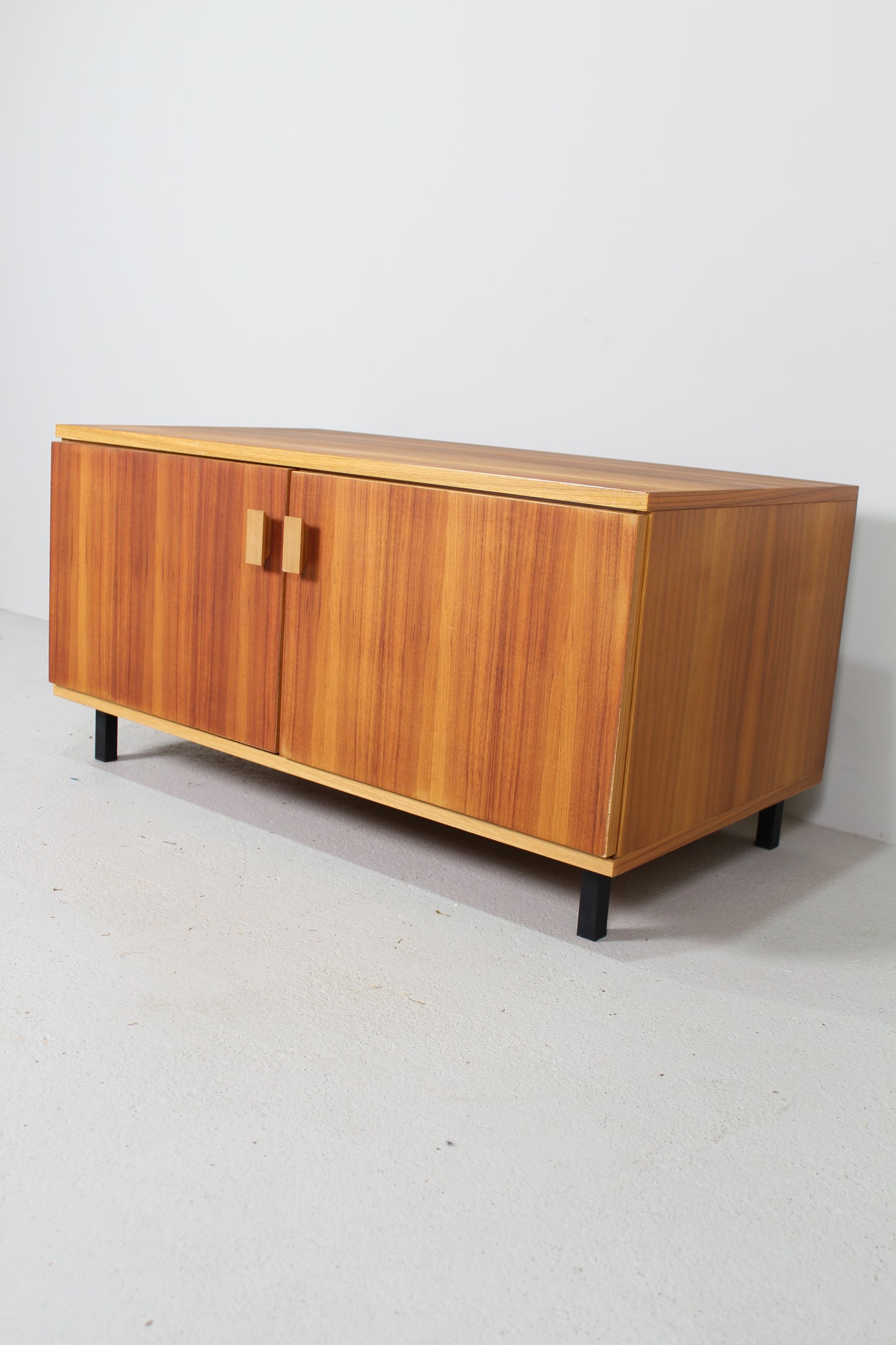 Vintage tv-meubel, lowboard- jaren '60