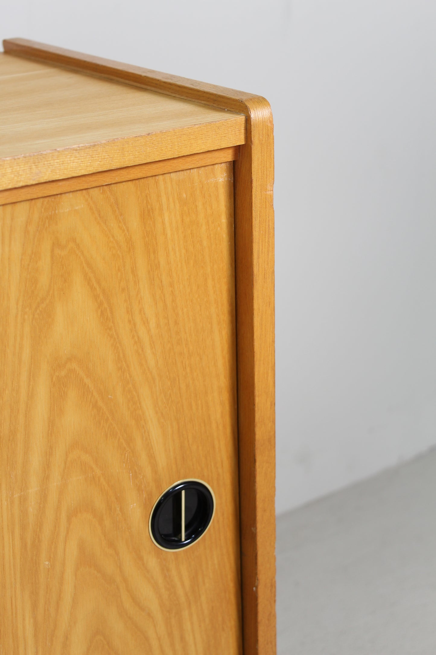 Vintage kastje schuifdeuren