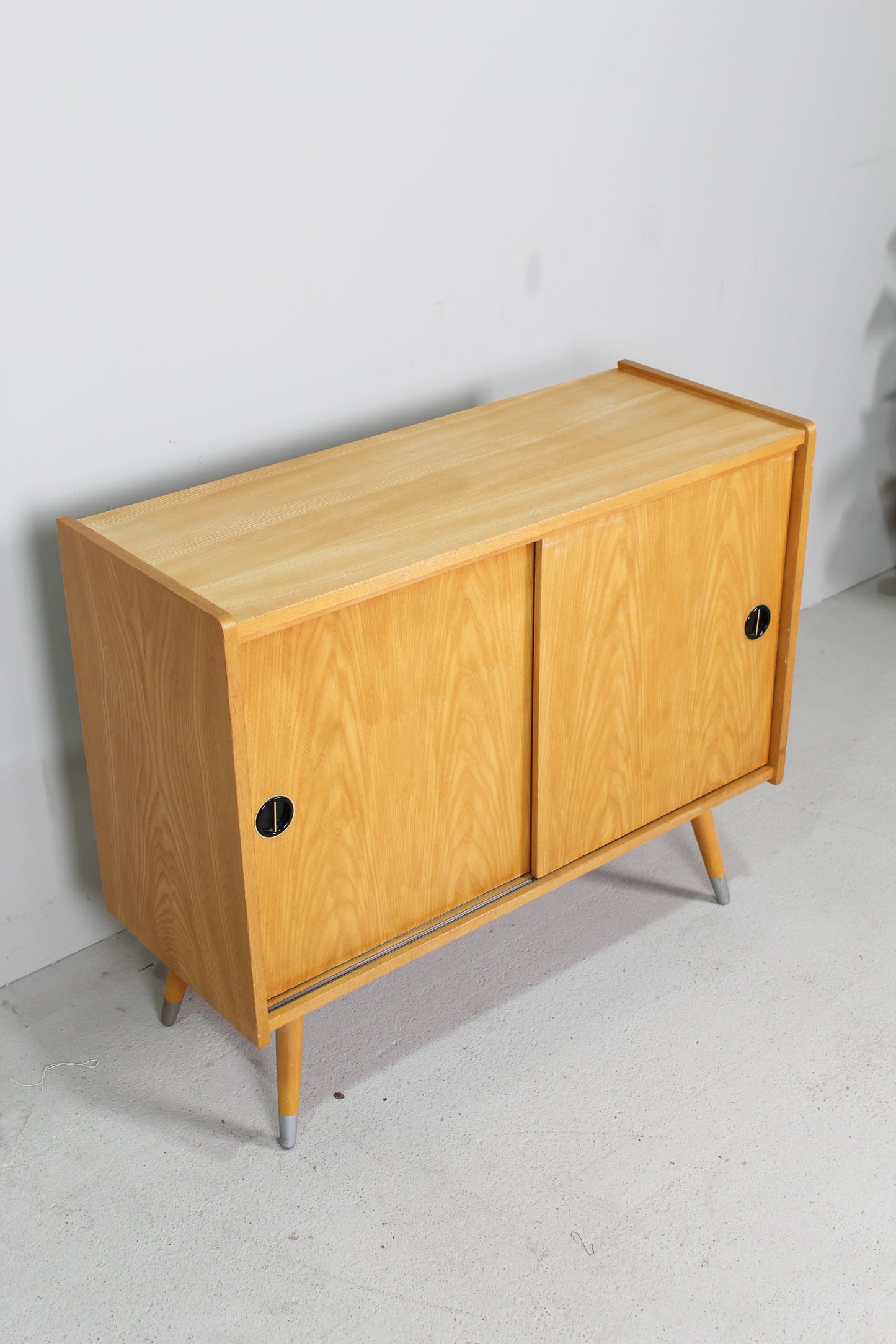 Vintage kastje schuifdeuren