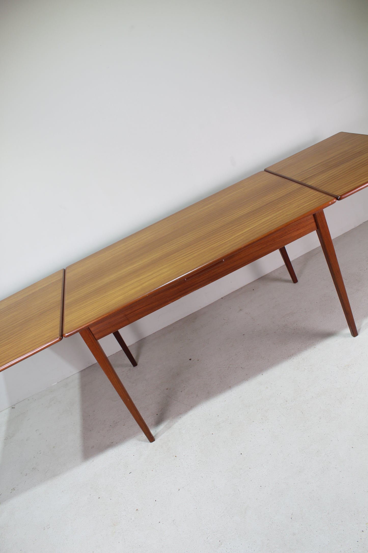 Mid century uitschuifbare eettafel