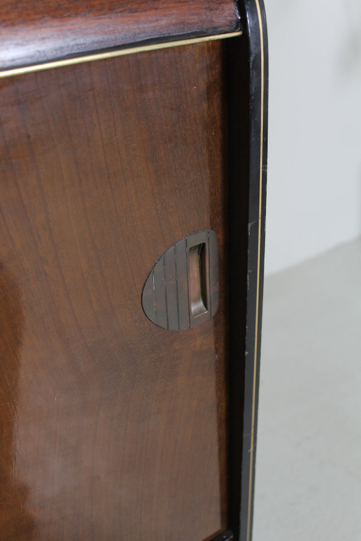 Vintage radiokast, audiomeubel muziekkast