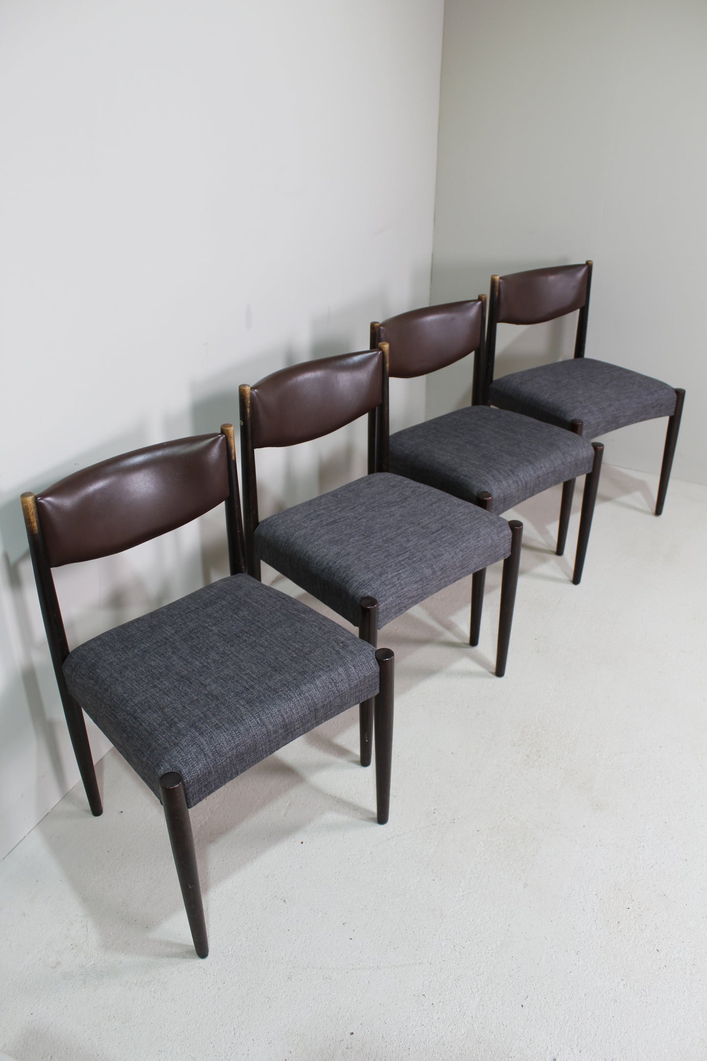 4x Vintage eetkamerstoelen - jaren '60, bruin, grijs