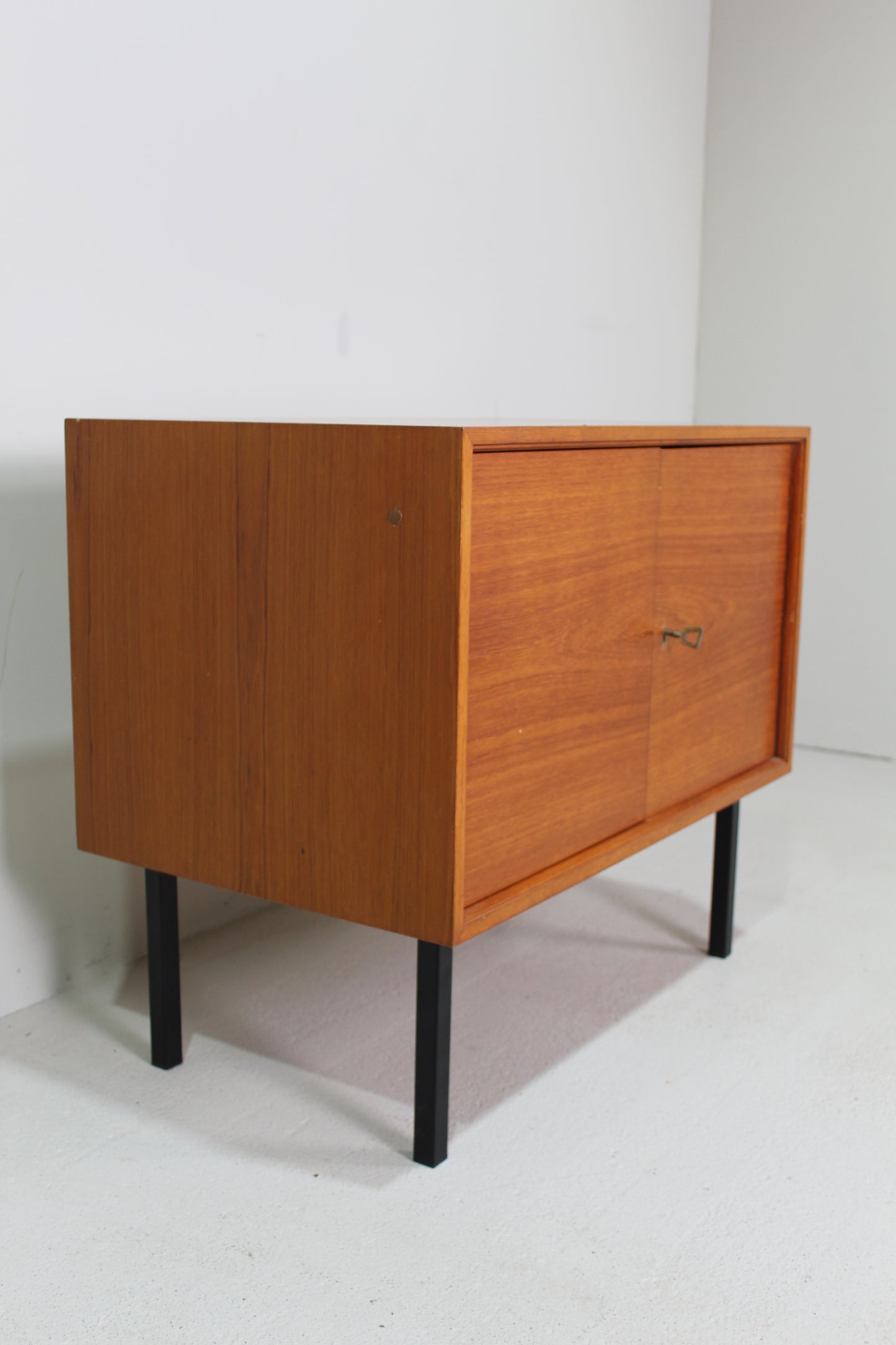 Vintage teakhouten kastje, dressoir - jaren '60