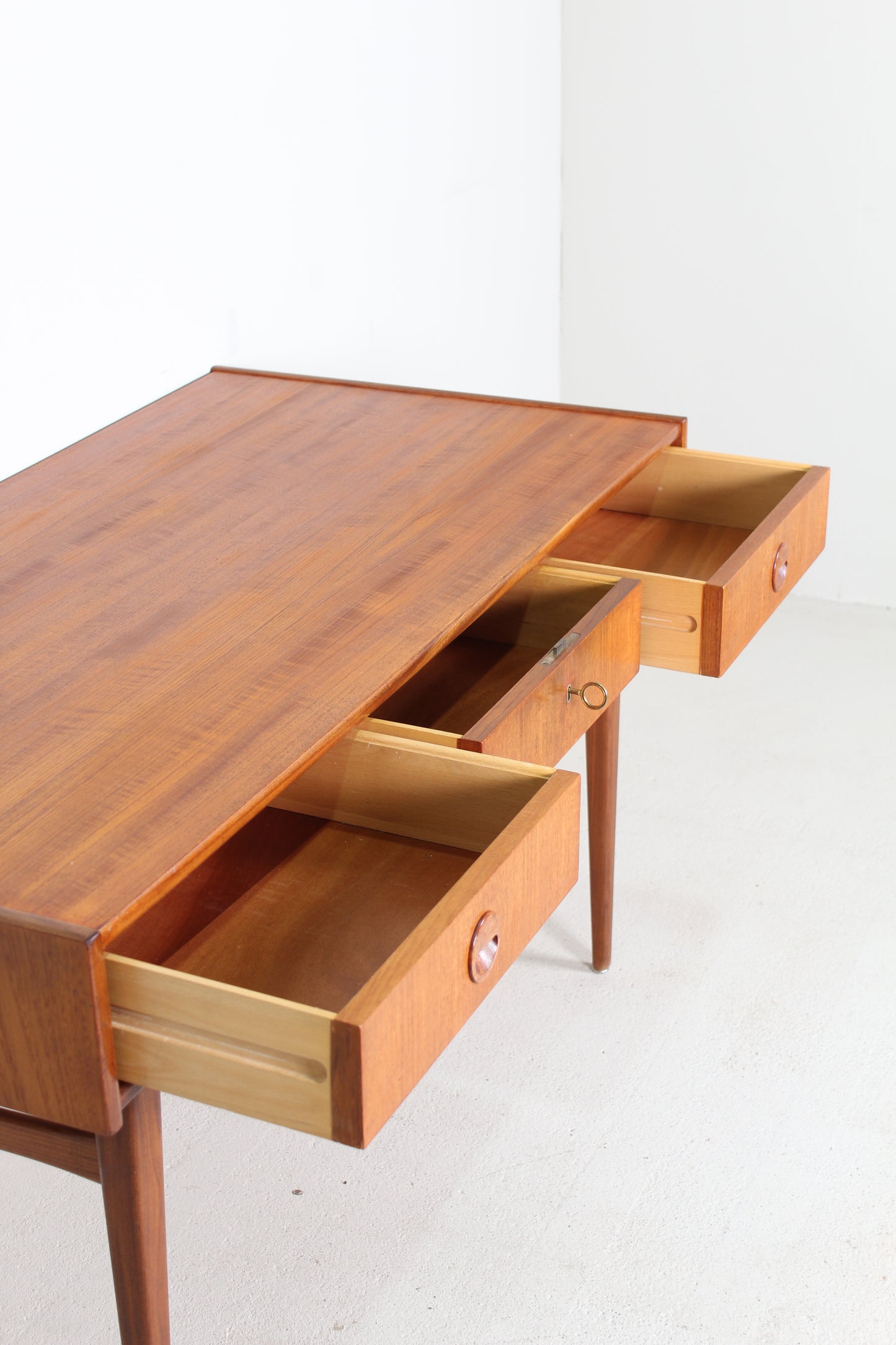 Vintage Design bureau Bartels teak