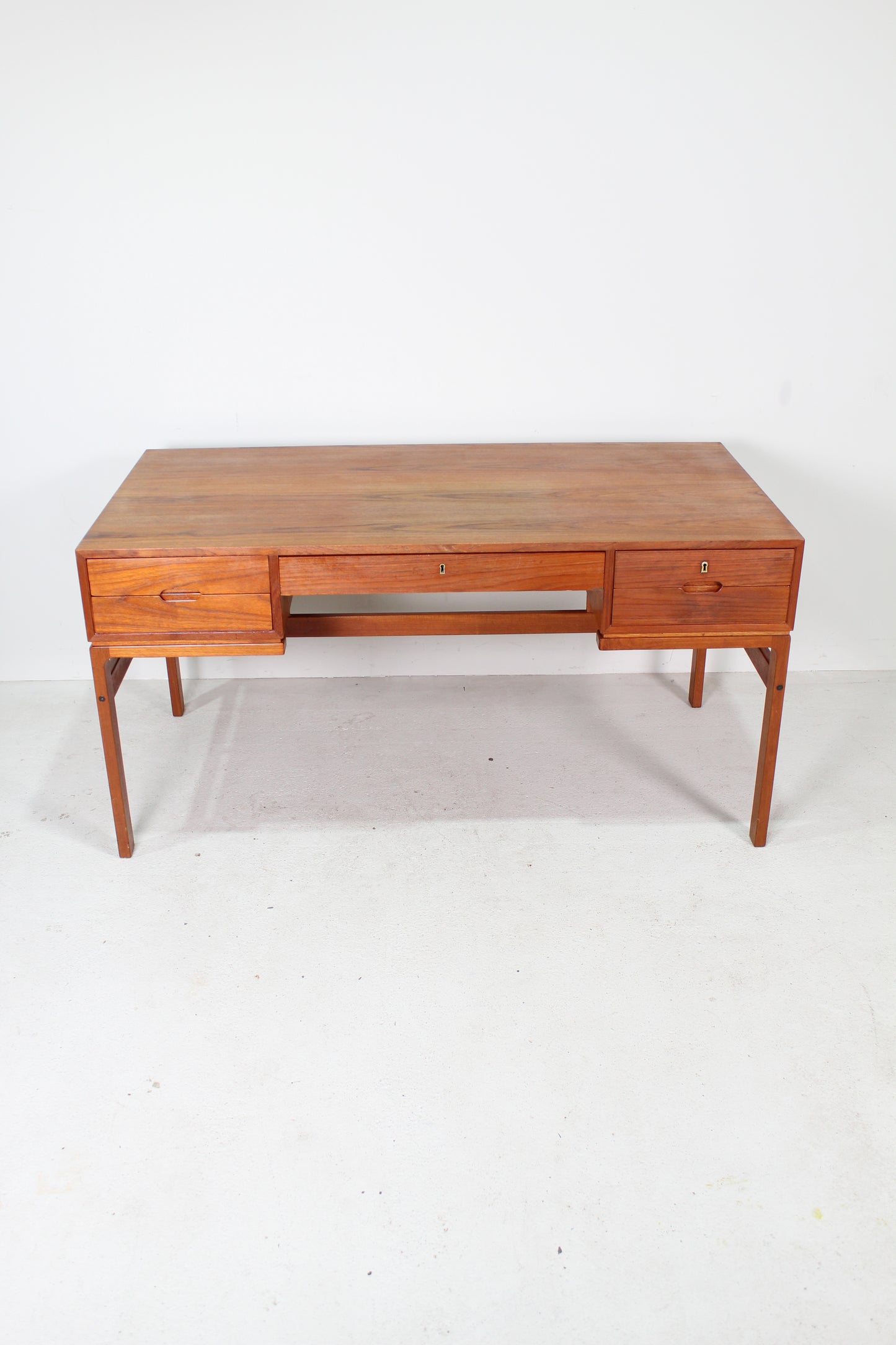 Vintage Deens design bureau teak