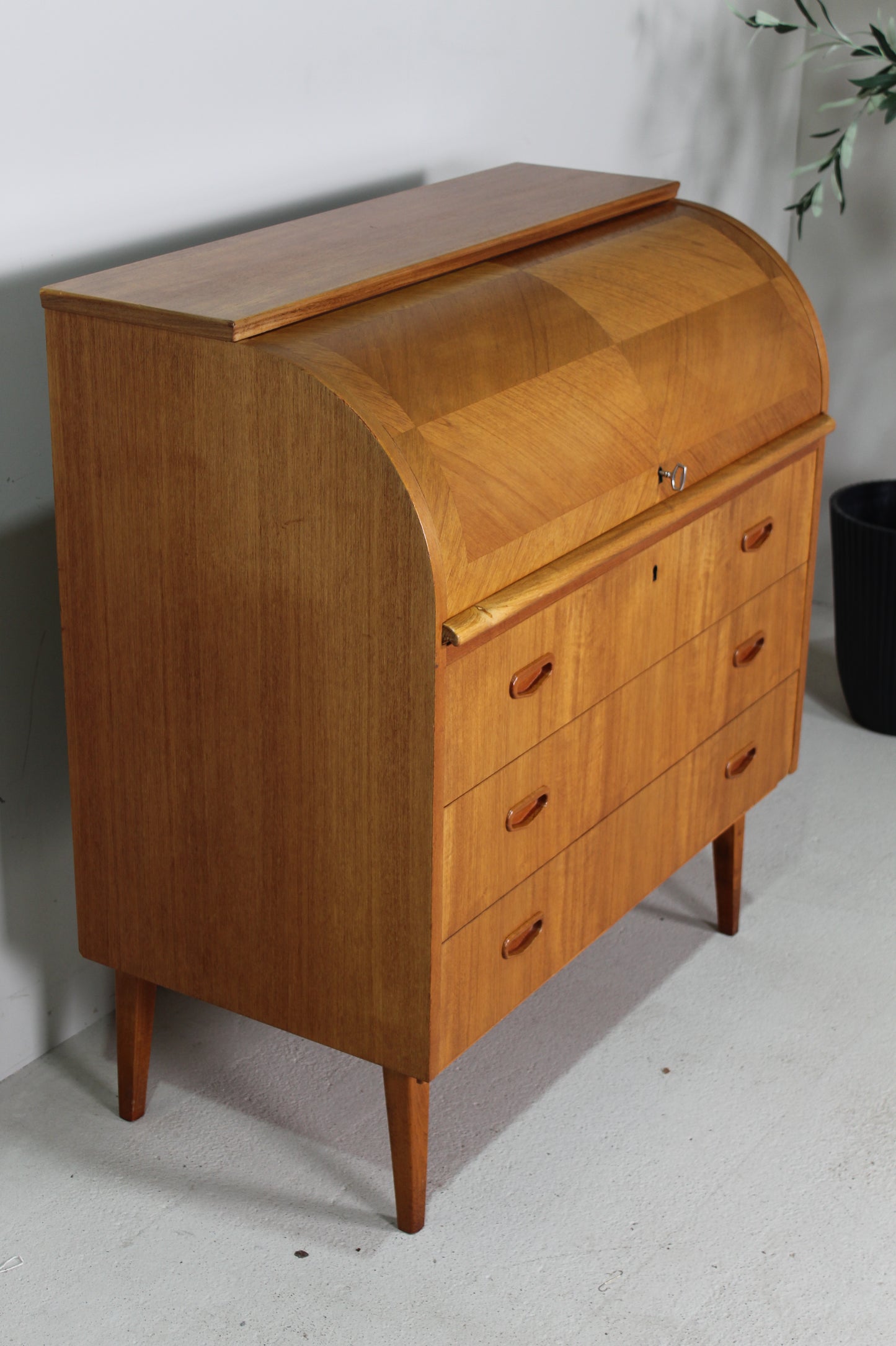Vintage design secretaire ladekast