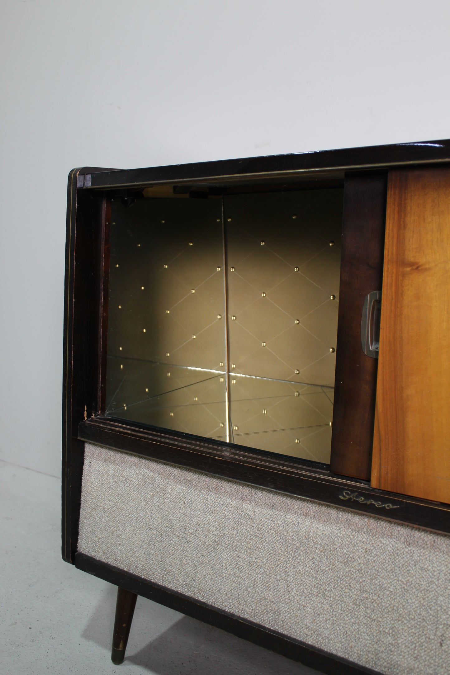 Vintage muziekkast, drankkastjaren '50