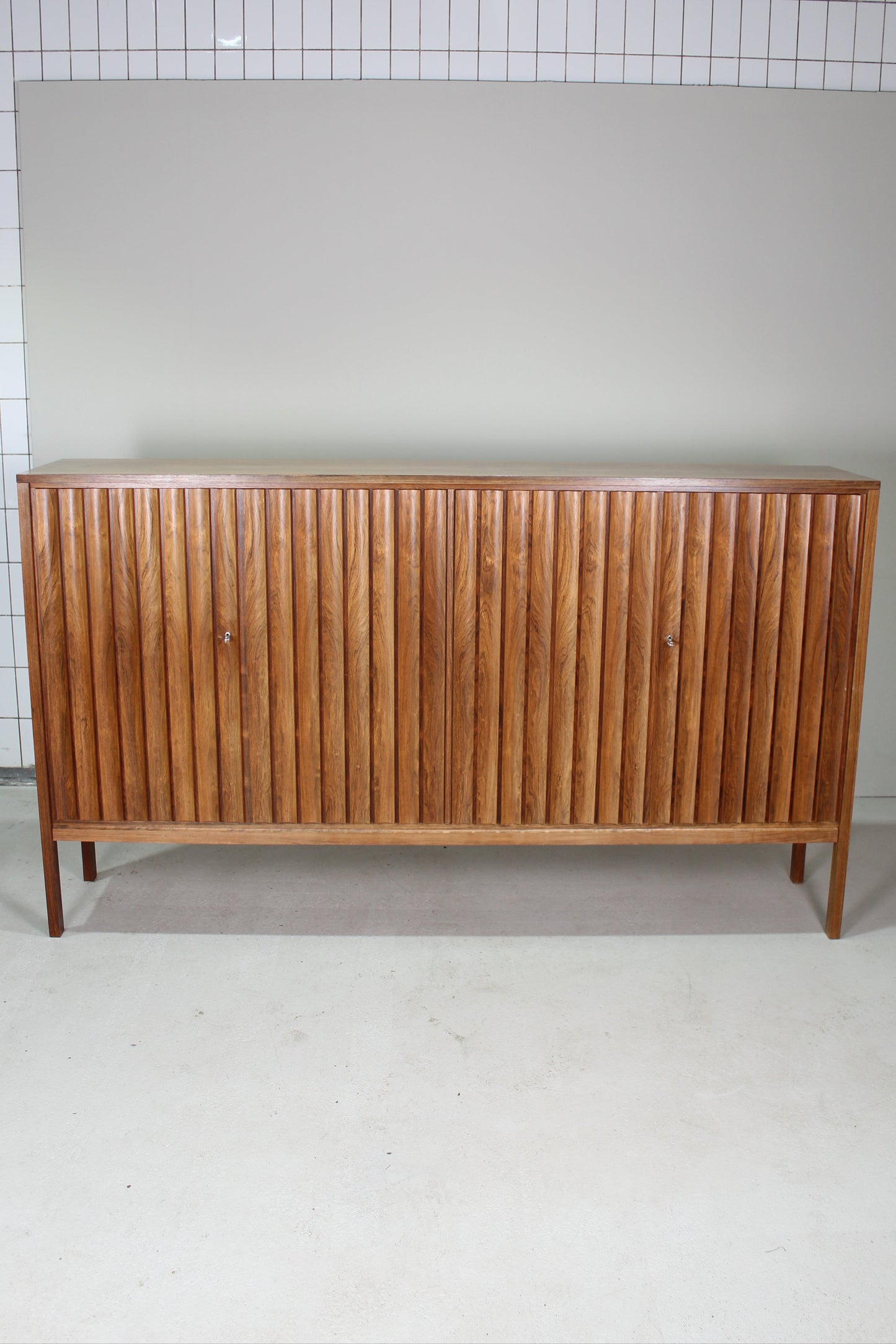 Vintage design highboard, wandkast Leo Bub