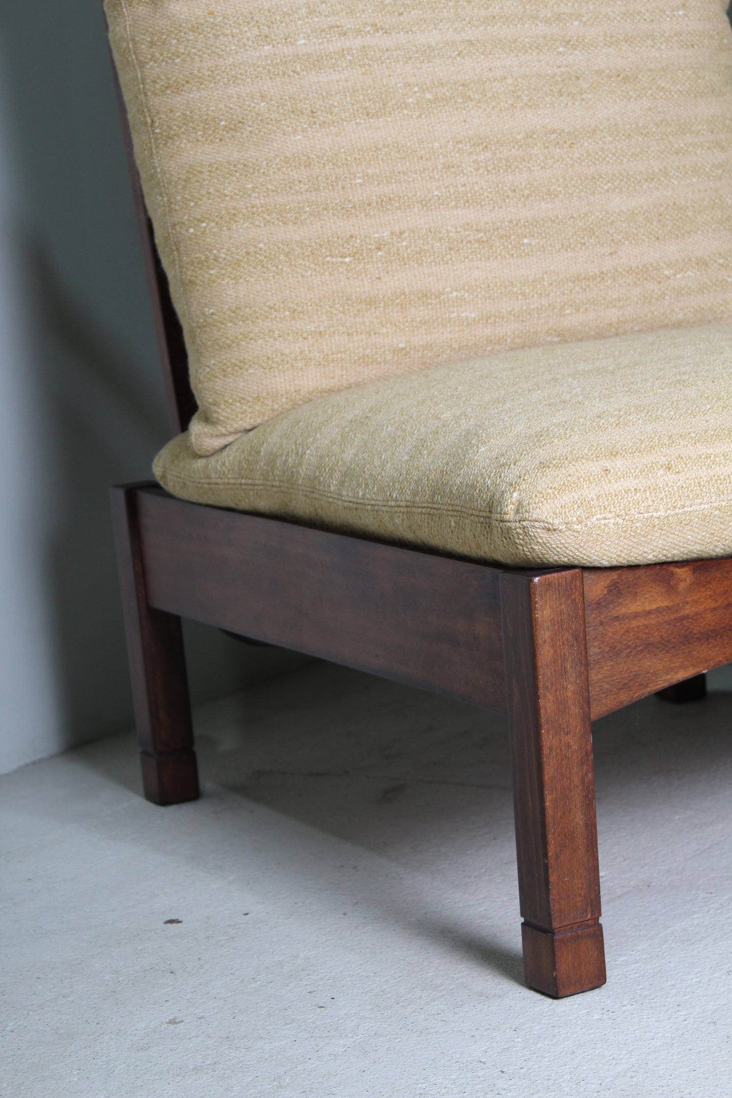 Vintage set fauteuil + bijzettafel uit 1975