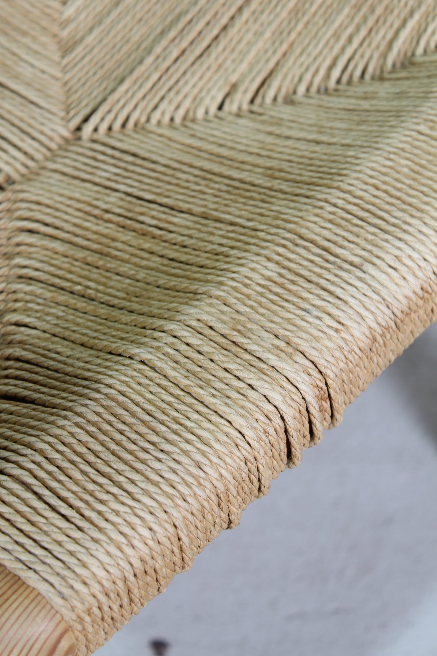 Vintage eetkamerstoel massief grenen