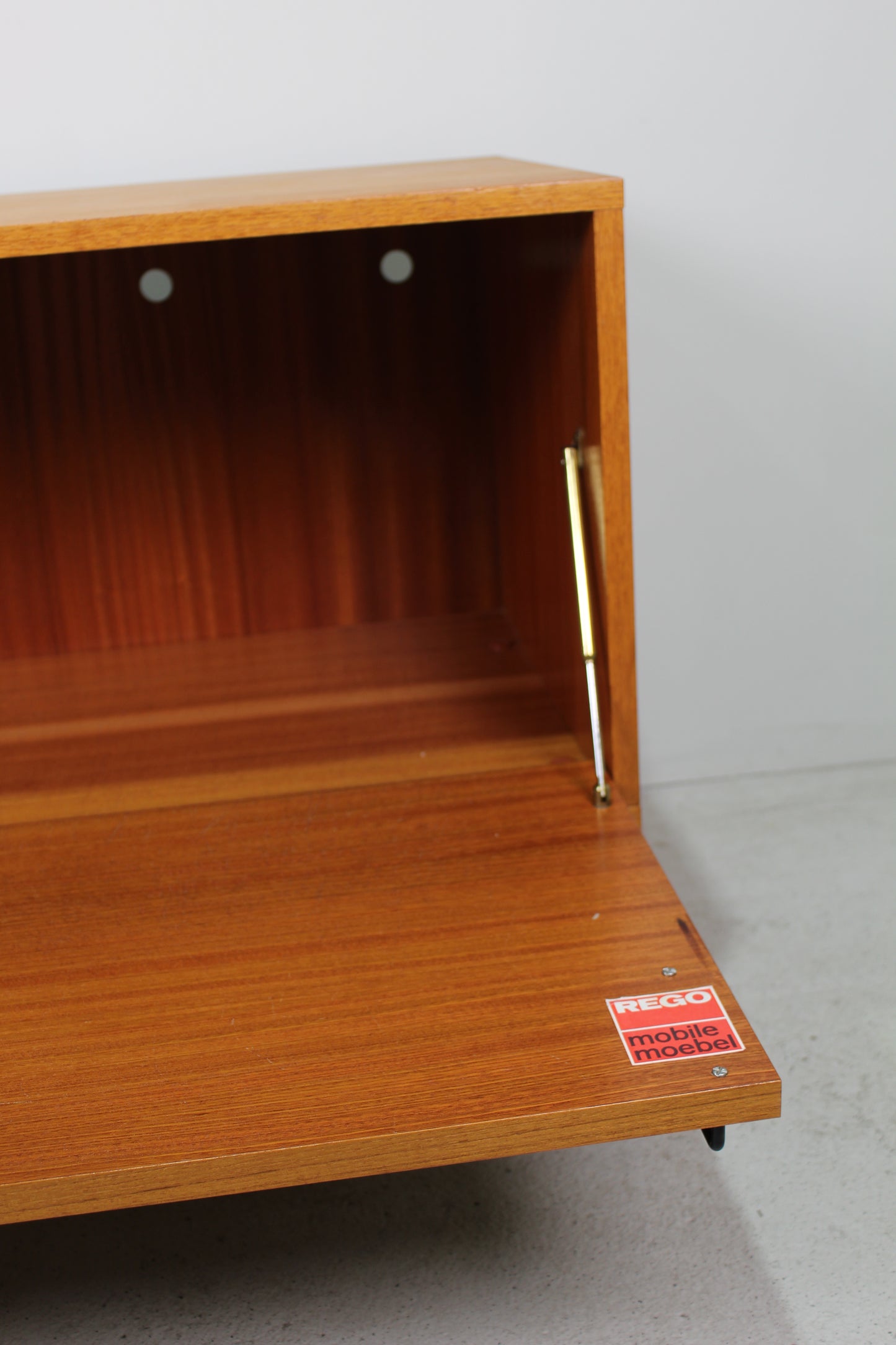 Mid century design platenspelerkast, dressoir REGO