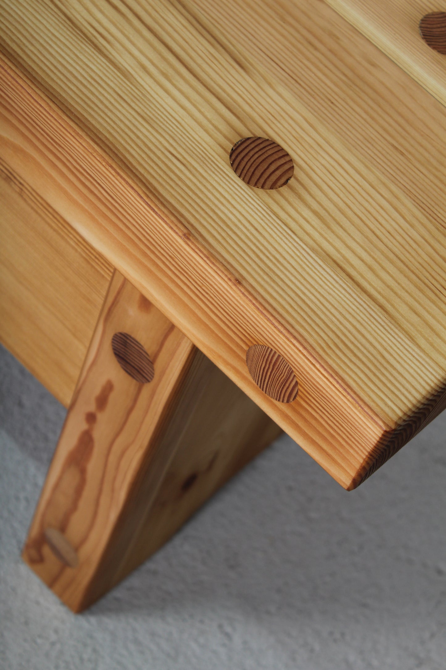 Vintage design grenen halbankje