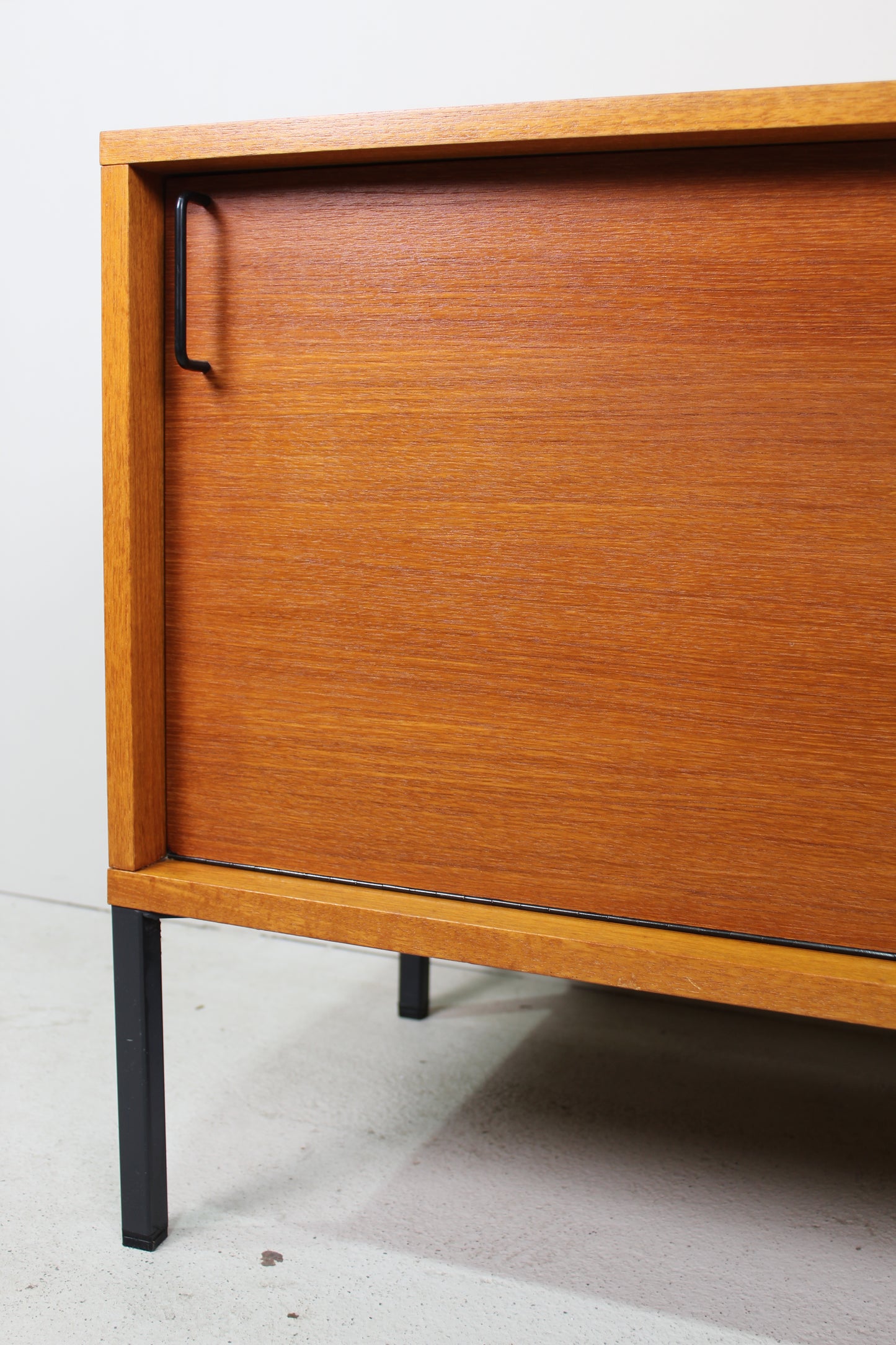 Mid century design platenspelerkast, dressoir REGO