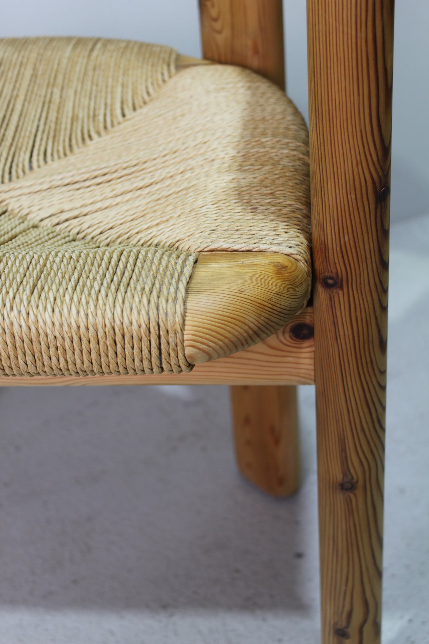 Vintage eetkamerstoel massief grenen