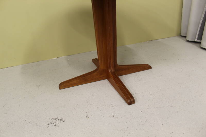 Vintage Danish Design dining table, extendable