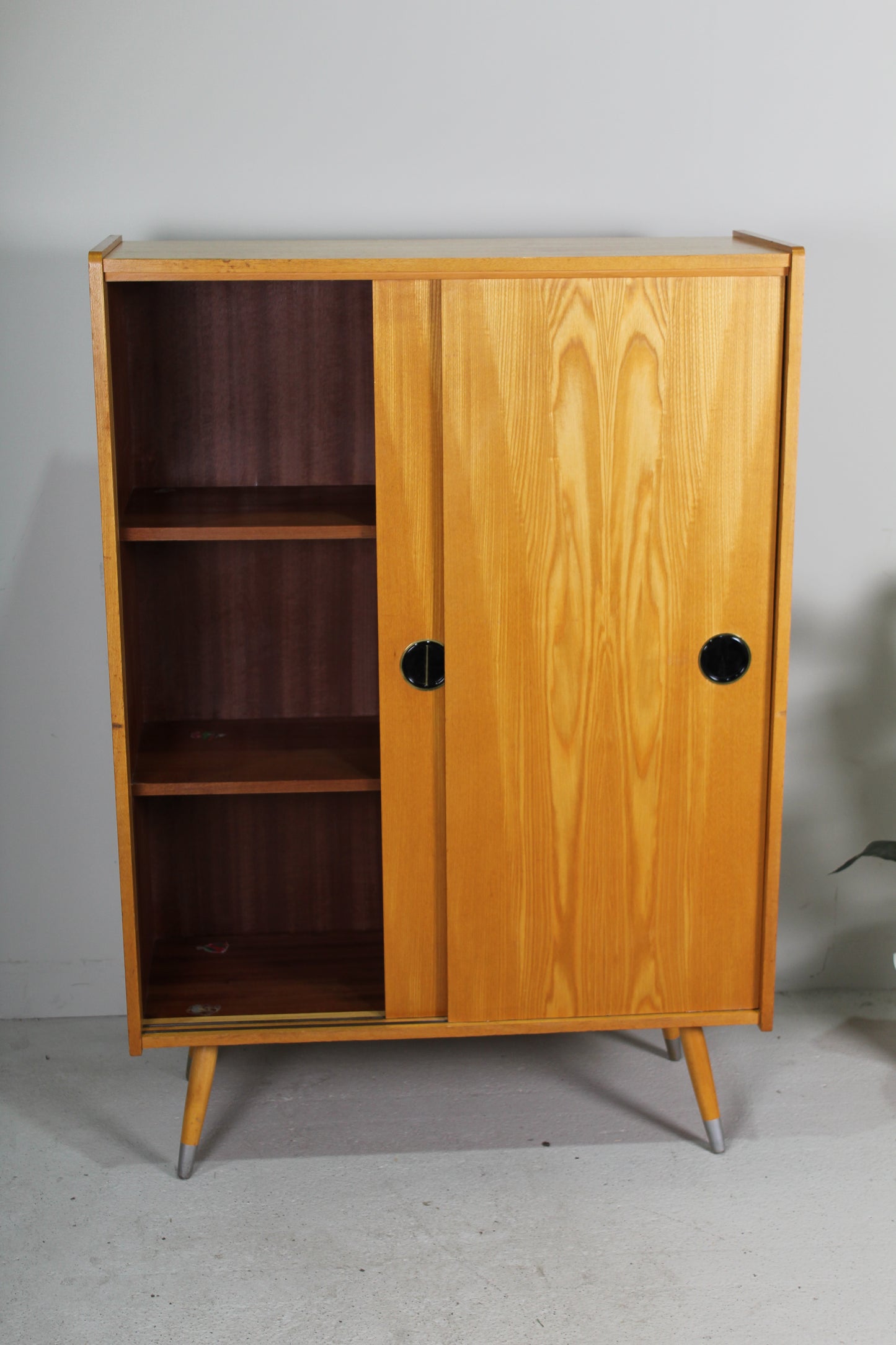 Vintage linnenkast, spelletjeskast jaren '60