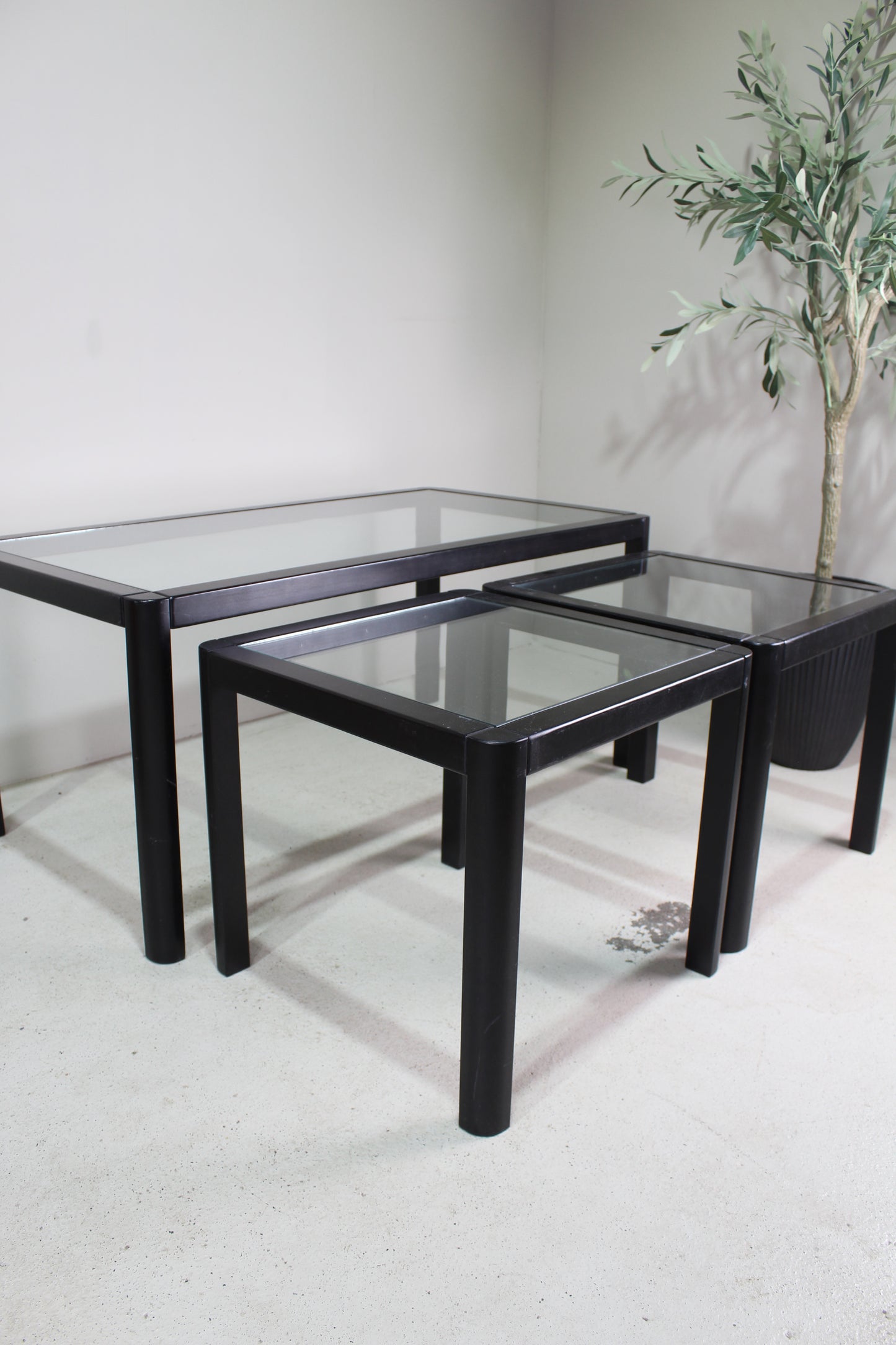 Vintage salontafel set, zwarte nesting tables