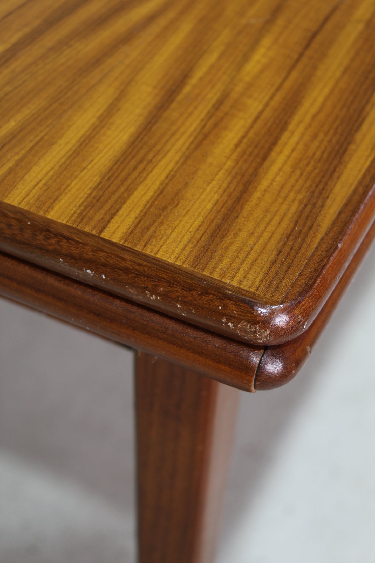 Mid century uitschuifbare eettafel