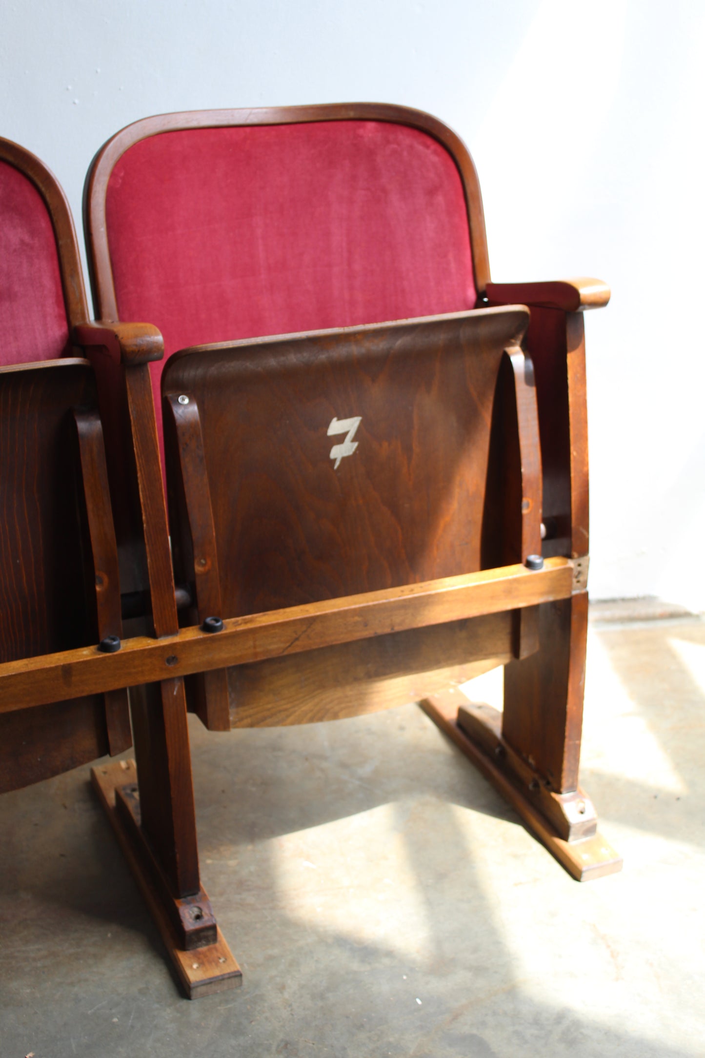 Mid century bioscoopbankje, stoelen