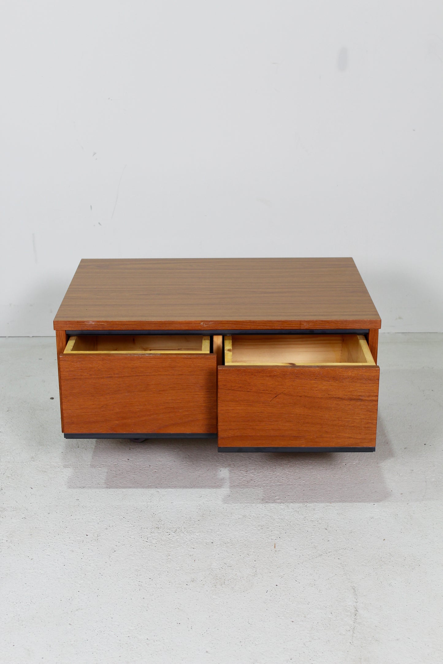 Vintage set zwevende kastjes