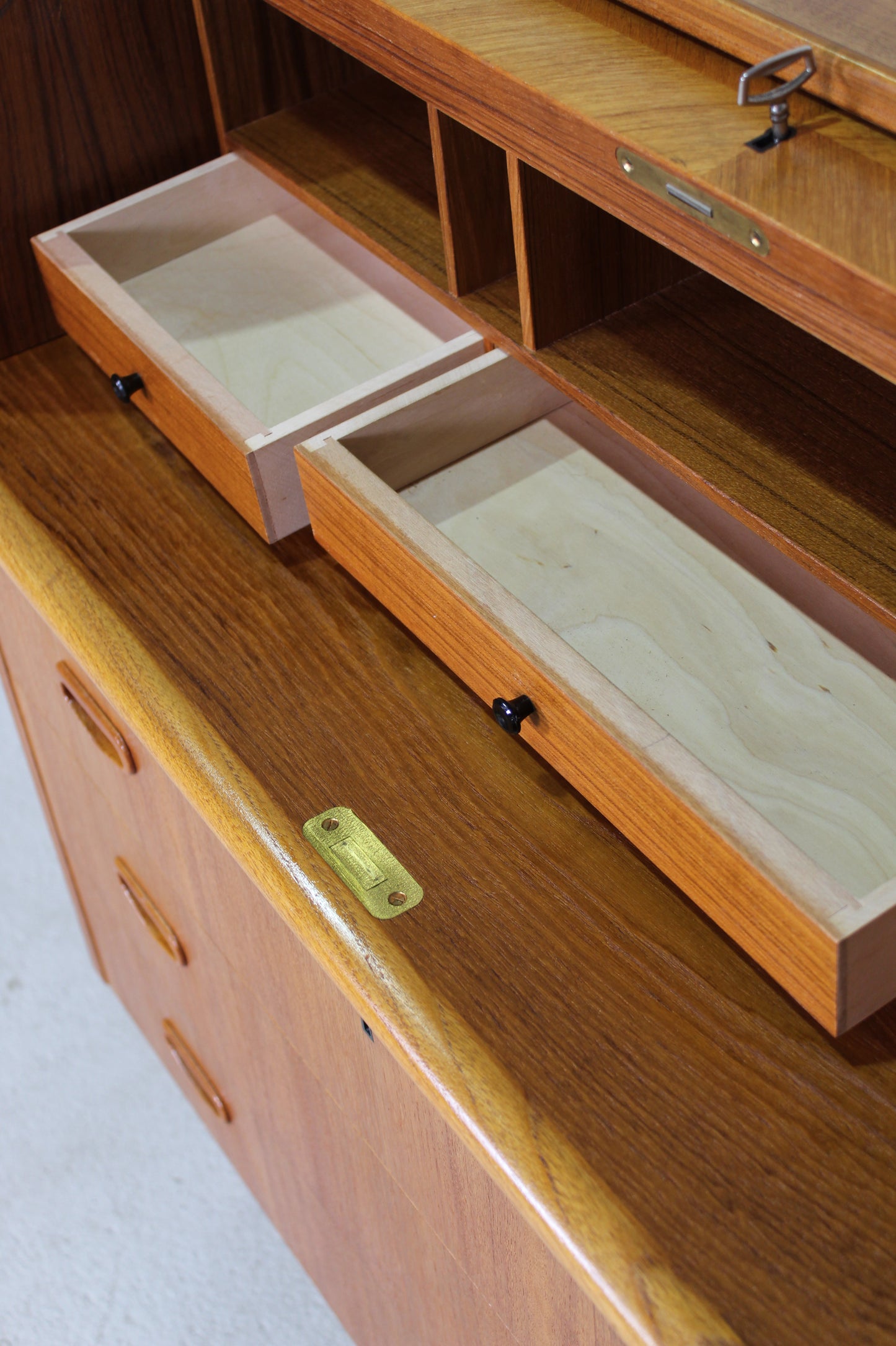 Vintage design secretaire ladekast