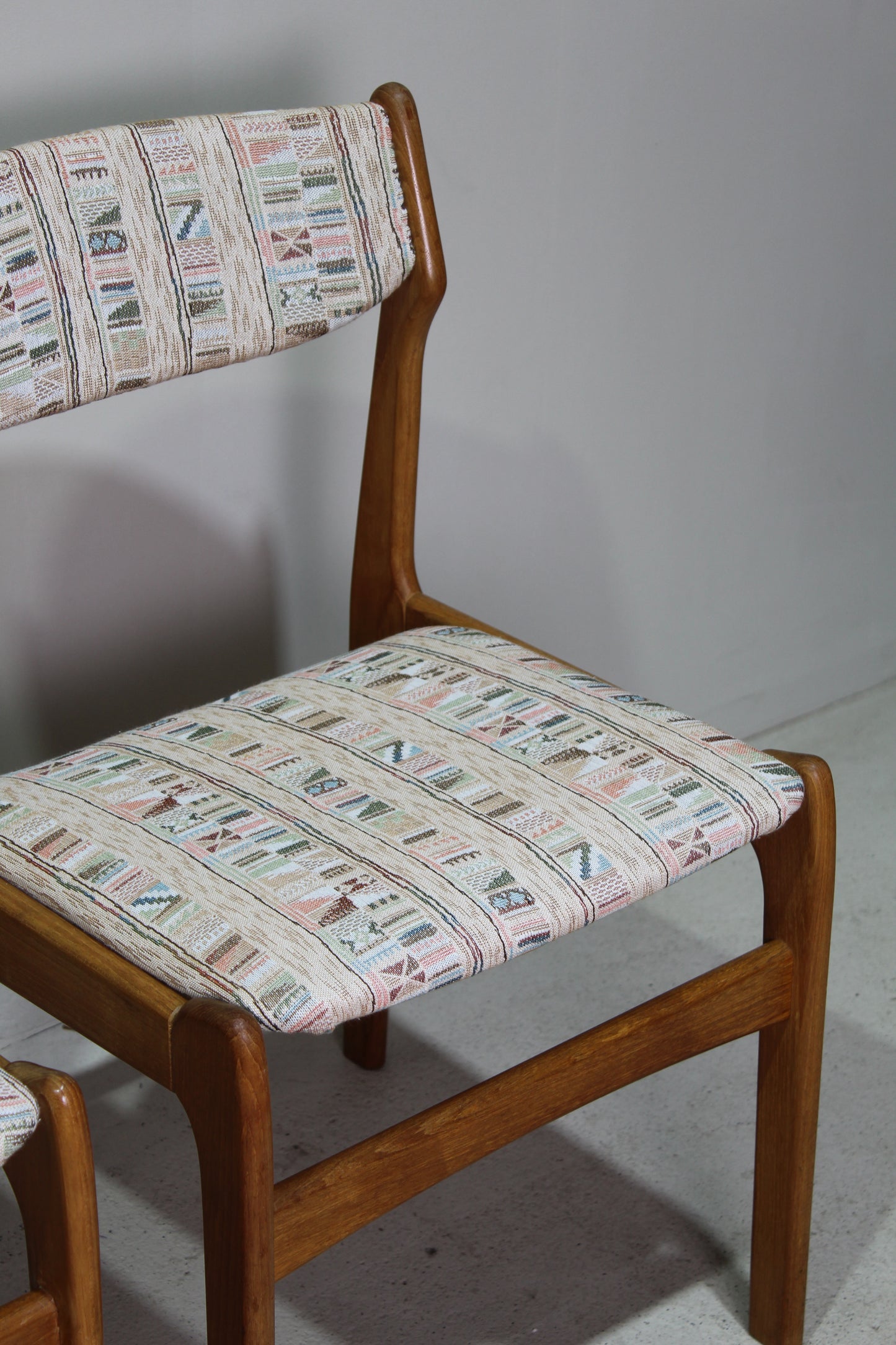 2x Deens design eetkamerstoelen Erik Buch